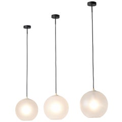 Pendentifs en verre satiné