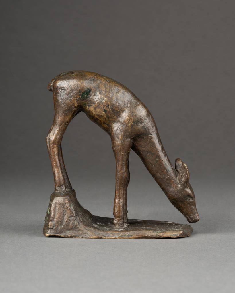 Pendentifs du début du C.I.C. Bronzes patinés au cerf et à la queue de daim en vente 6