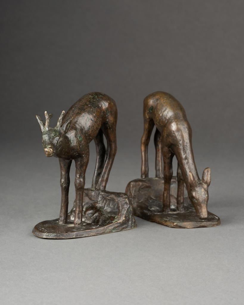 Art déco Pendentifs du début du C.I.C. Bronzes patinés au cerf et à la queue de daim en vente