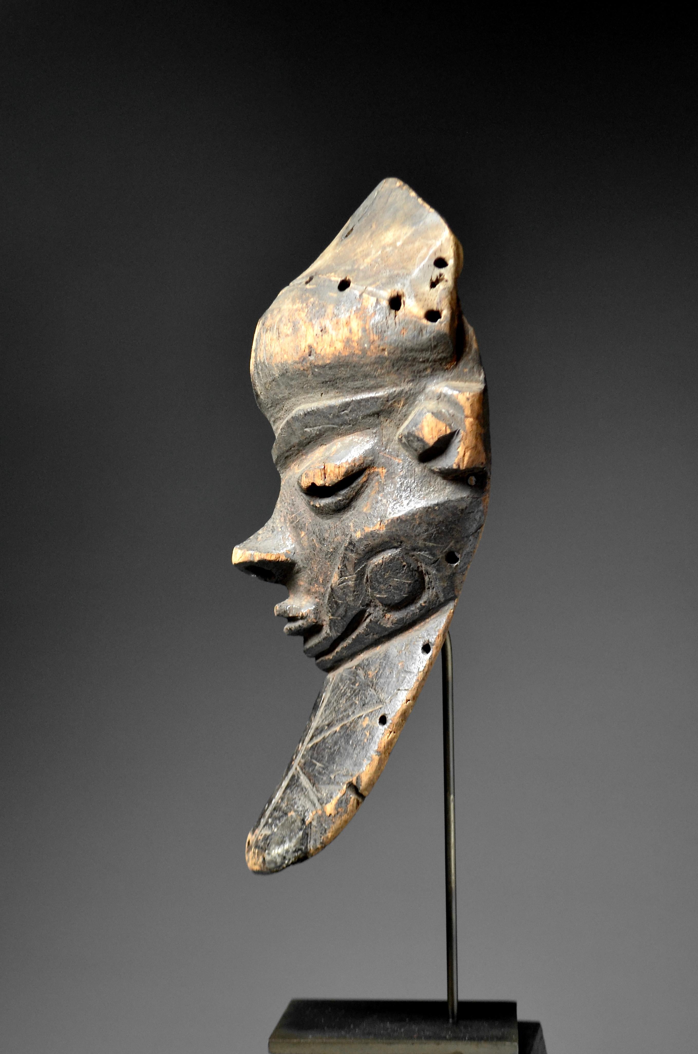 Pende mask  For Sale 1