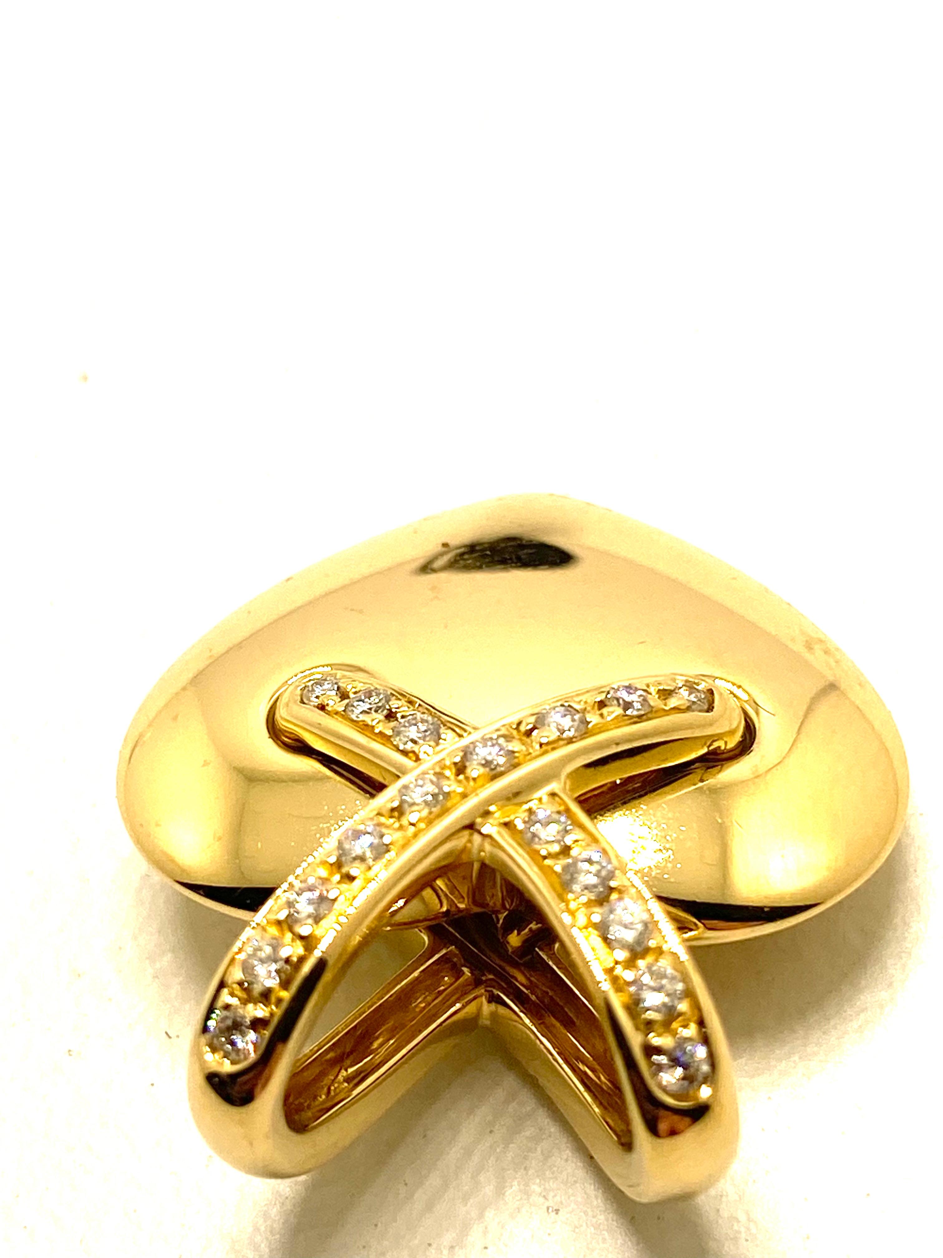 Art Nouveau Chaumet Heart gold and Diamonds pendant For Sale