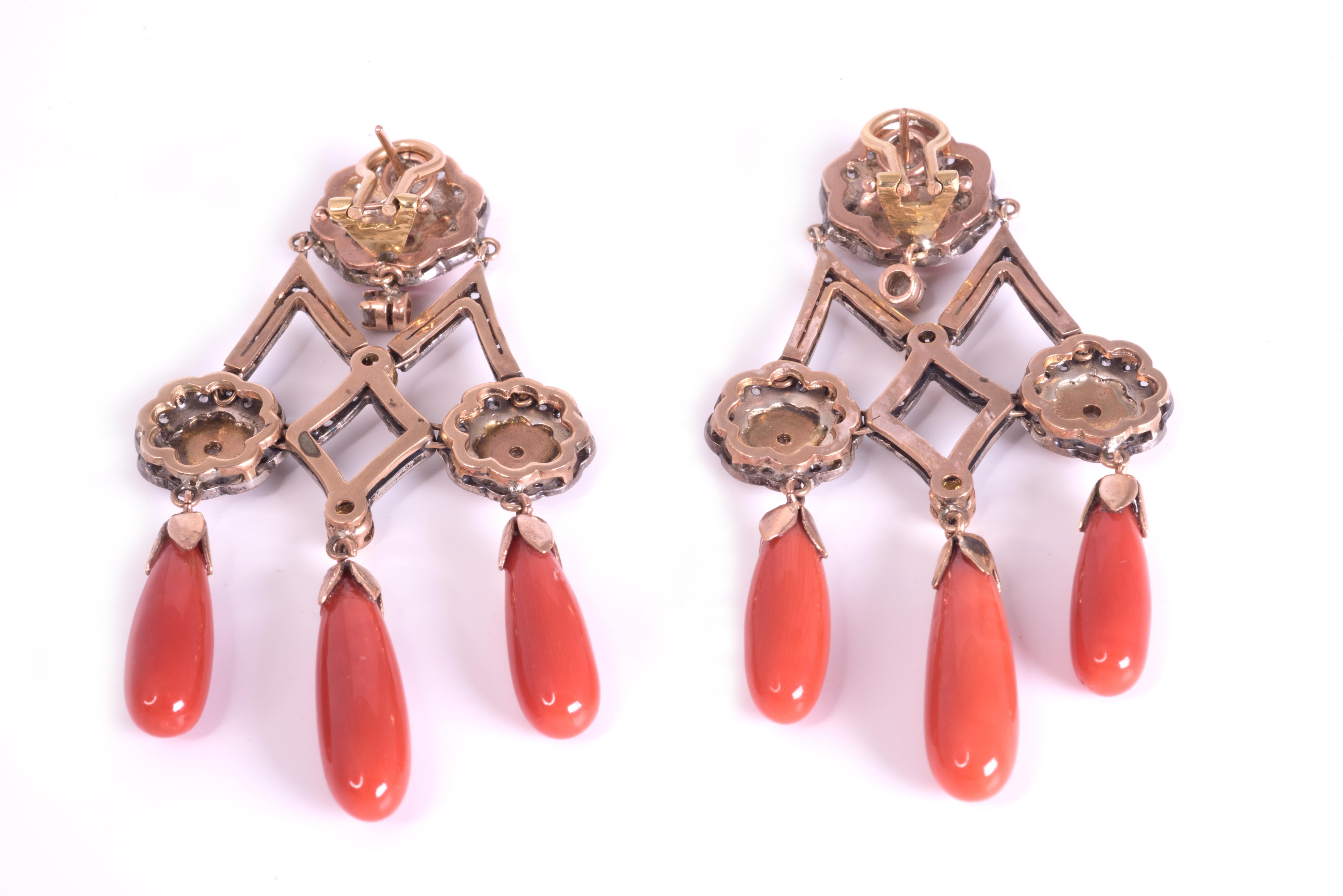 pendent earrings with diamonds and coral drops gold 12 kt 
Diamond rose cut ct 2,20 