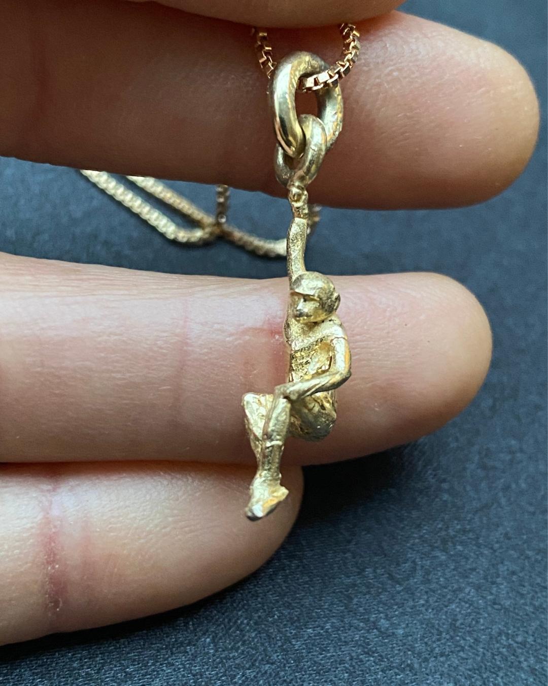 Animalier Pendant in 18kt Gold Sacred Animal 