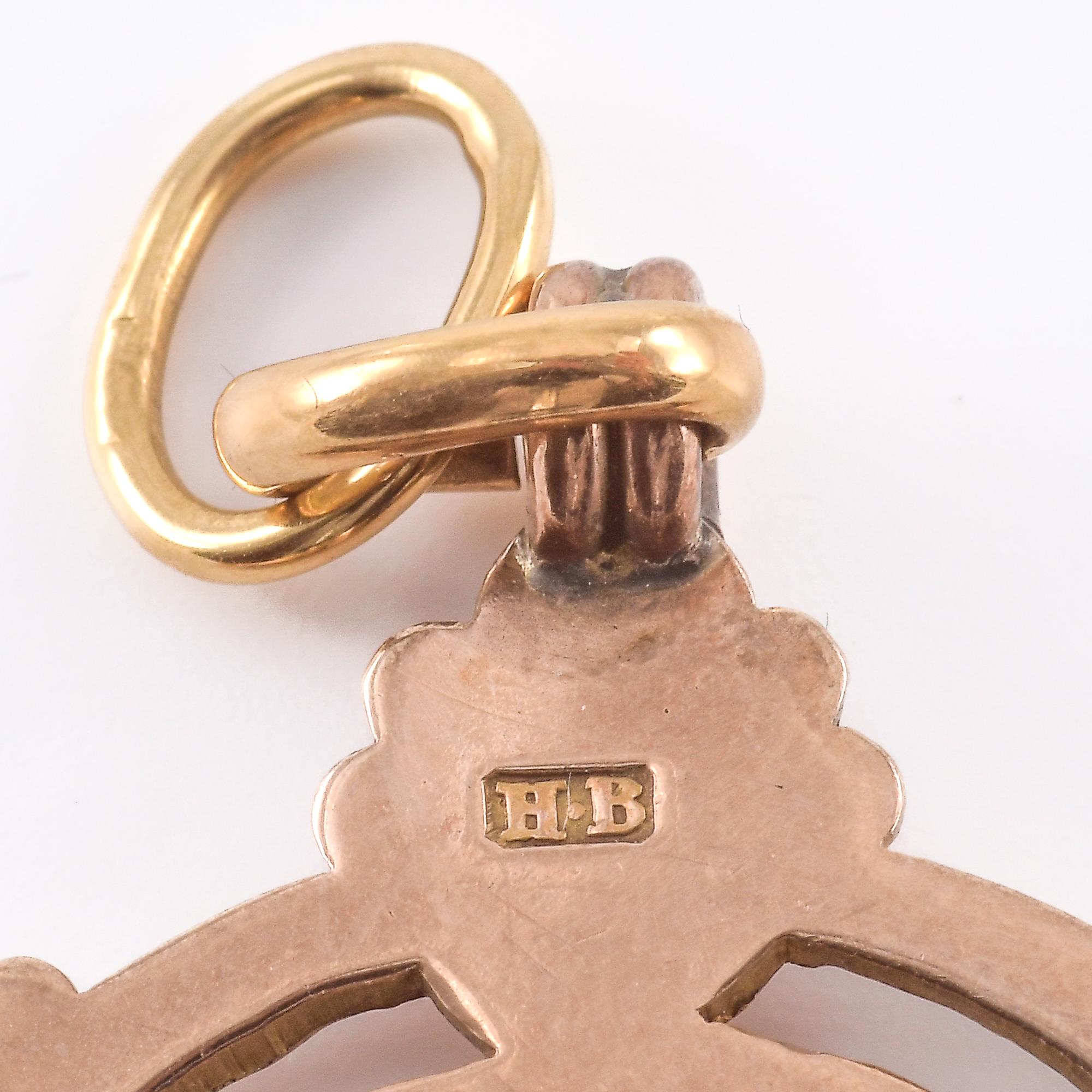 Pendentif en or rose avec armoiries en vente 5