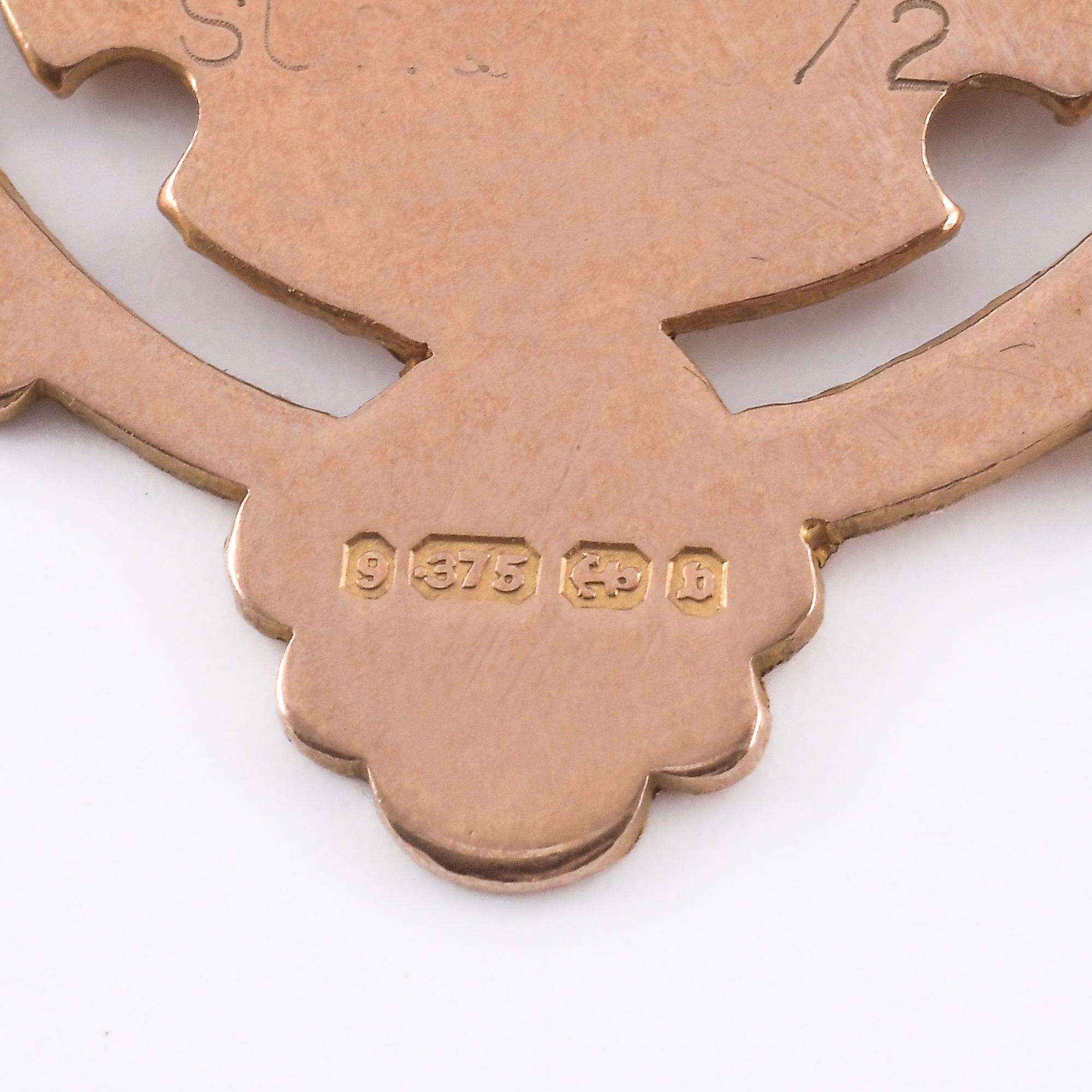 Art nouveau Pendentif en or rose avec armoiries en vente