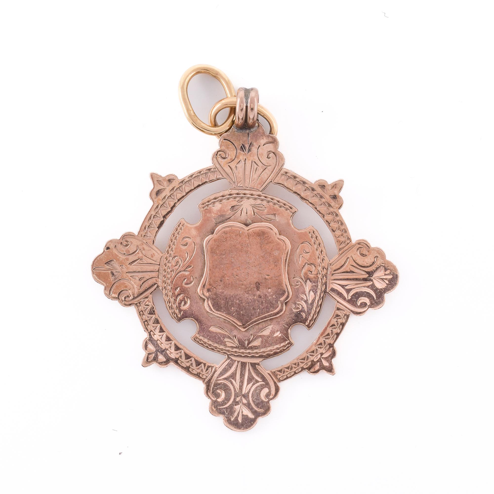 Pendentif en or rose avec armoiries en vente 3