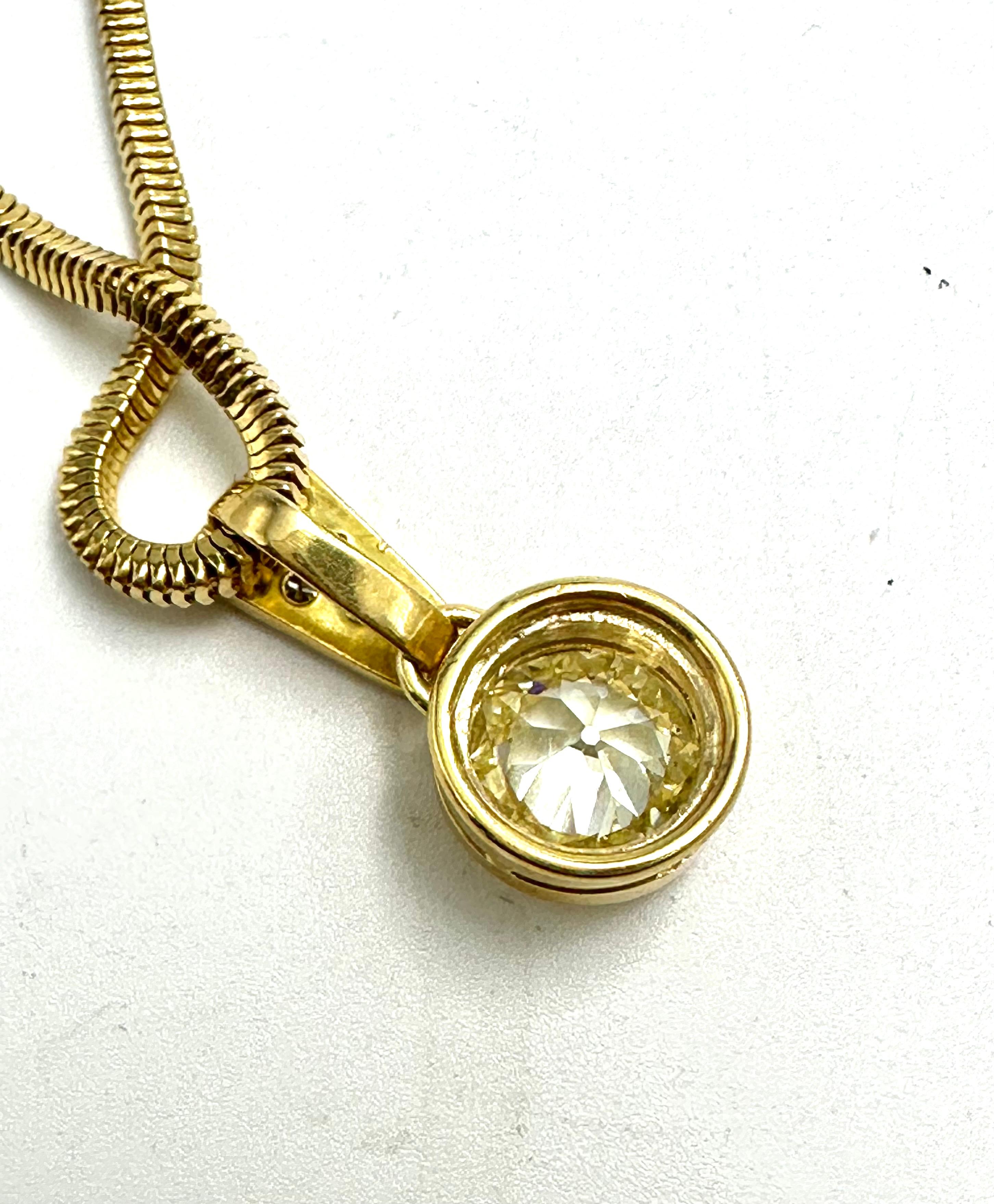 Women's or Men's Ct. 2.50 diamond solitaire pendant For Sale