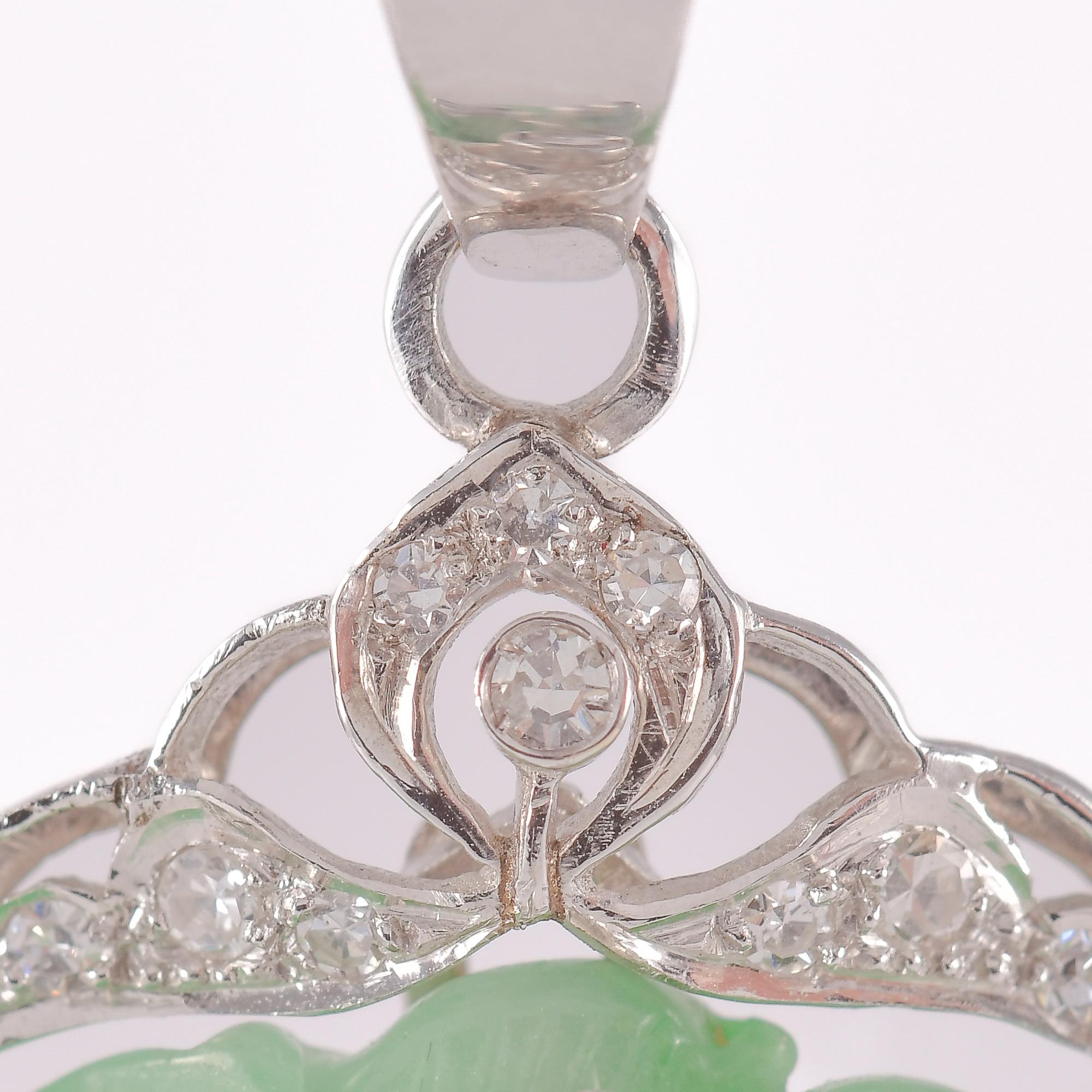 Pendentif en jade  giadelite et or blanc avec diamants et rubis Pour hommes en vente