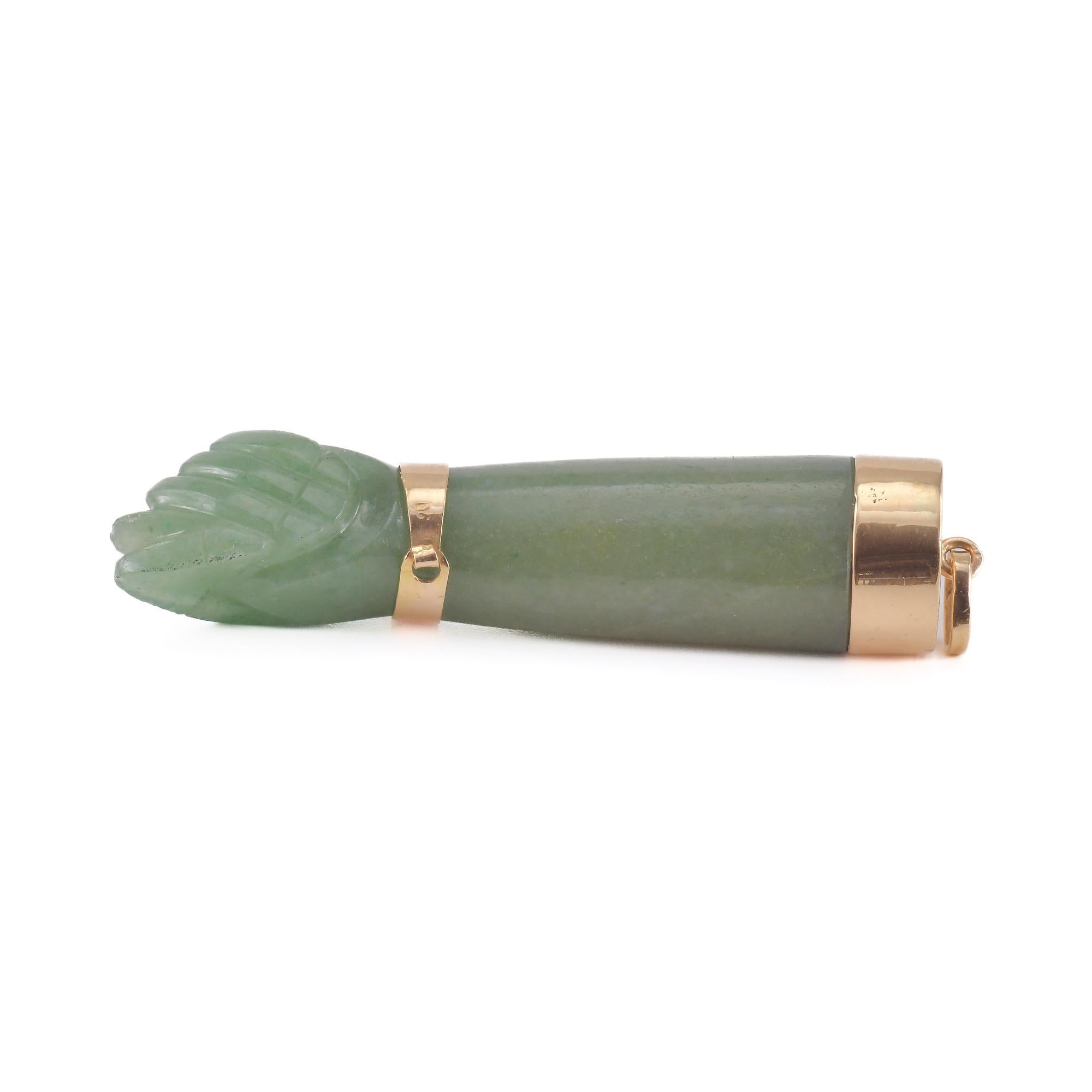 Rose gold and Avventurine Quartz pendant in the shape of Manu Fica For Sale 3