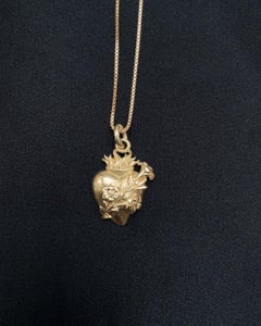 18kt Gold Sacred Heart Pendant