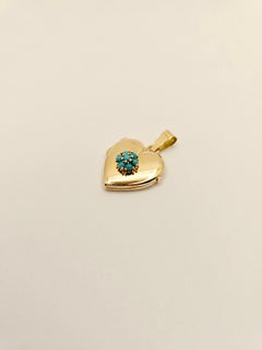 Vintage, 18K Yellow Gold and Turquoise. Heart Pendant, Photo Holder. Italy 1960