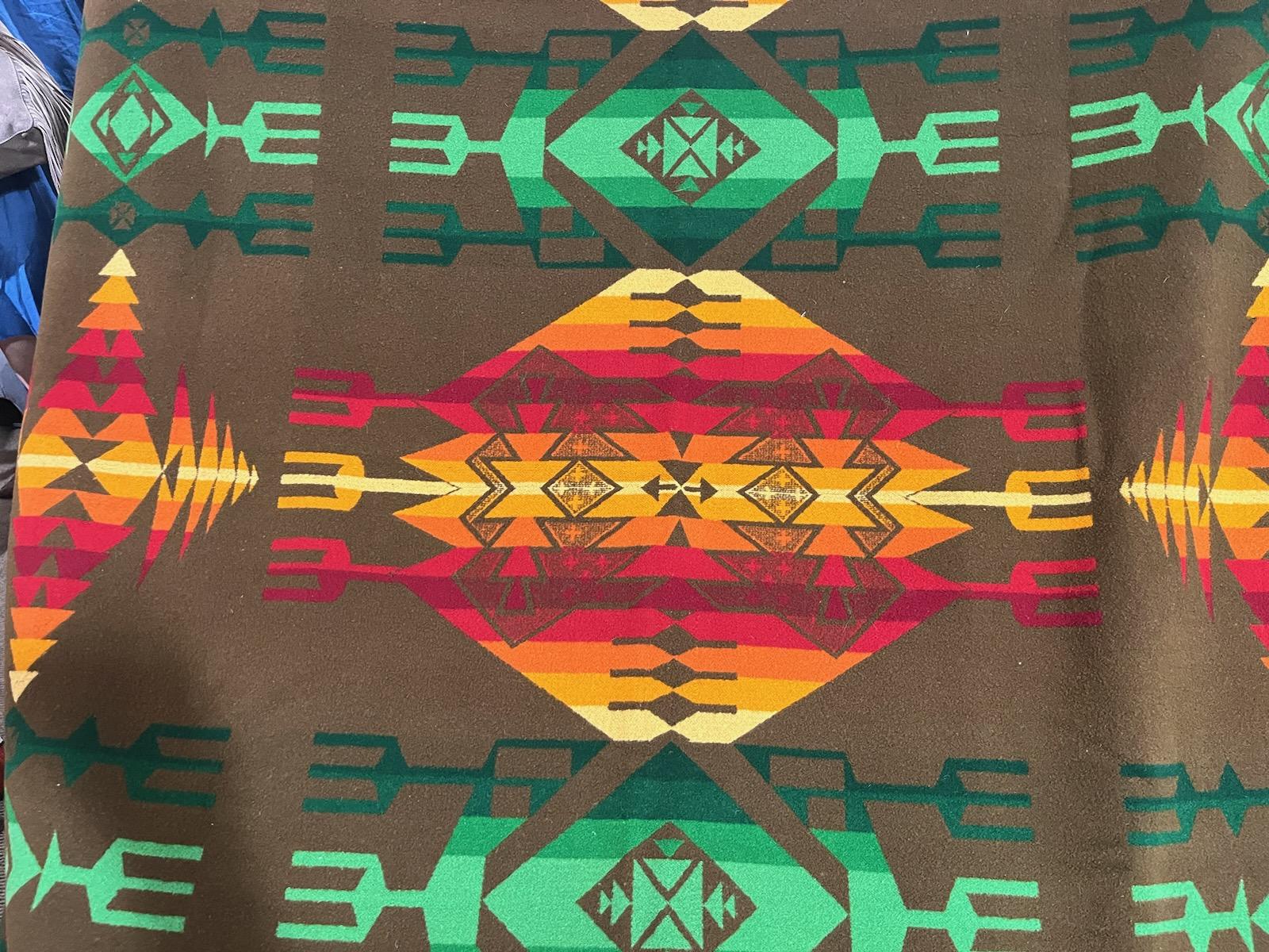 Early 20th Century Pendleton Cayuse Wool Indian Design Blanket For Sale