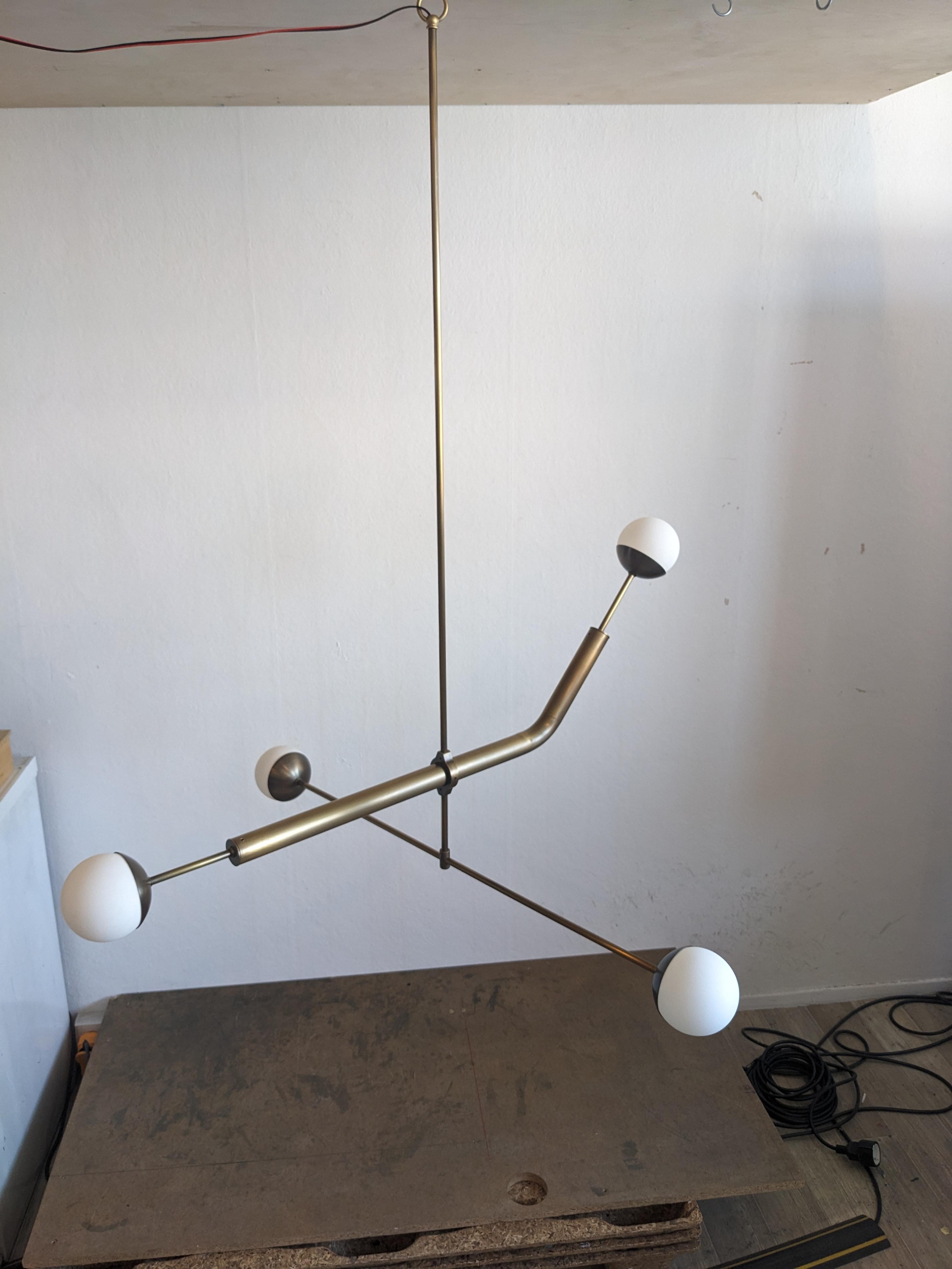 Pendnet light 020.2 en acabado Bronce oscuro en venta 1