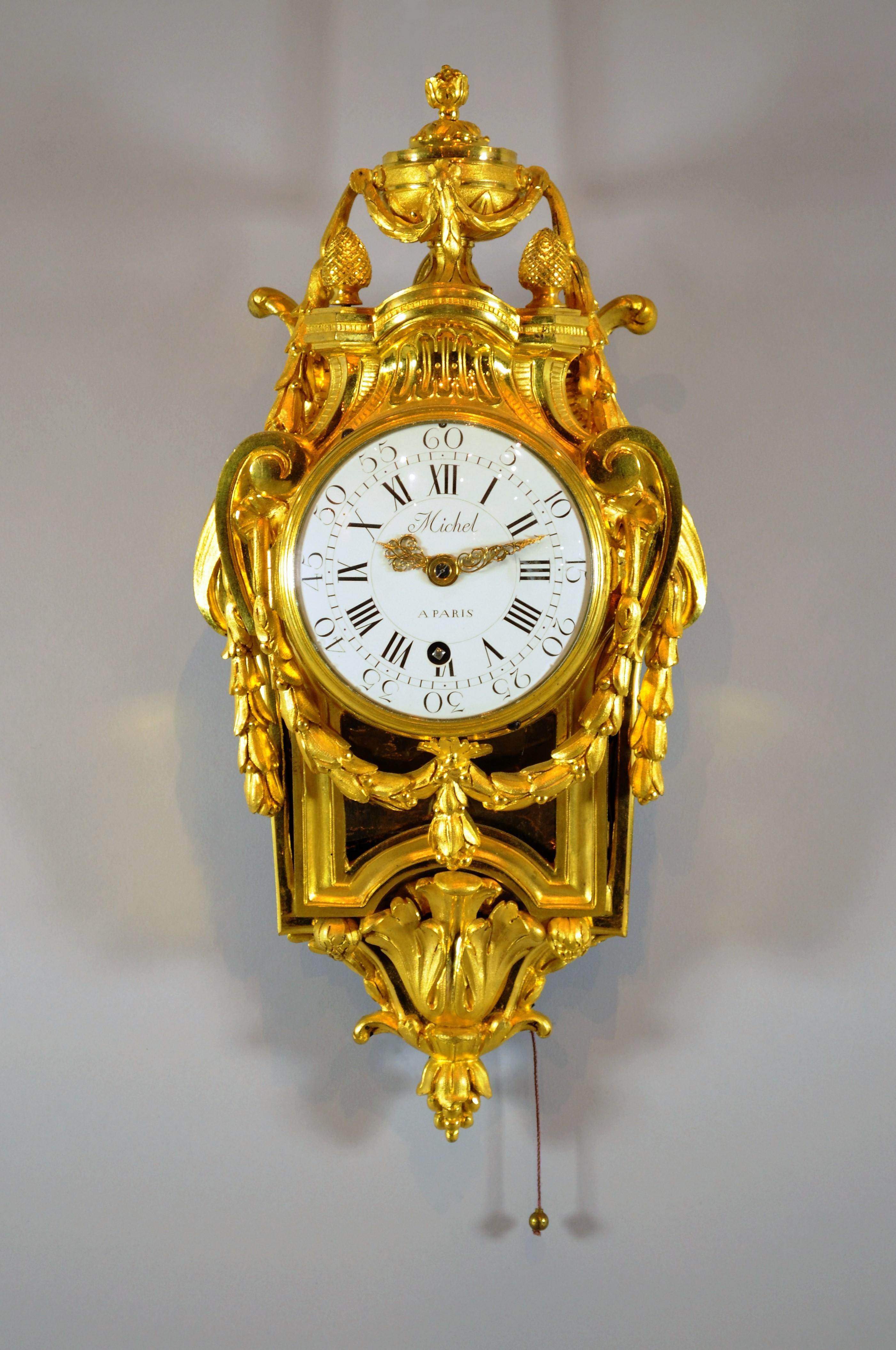 Französische Wanduhr 'cartel d'alcove' Louis XVI Gehäuse zugeschrieben Osmond (Louis XVI.) im Angebot