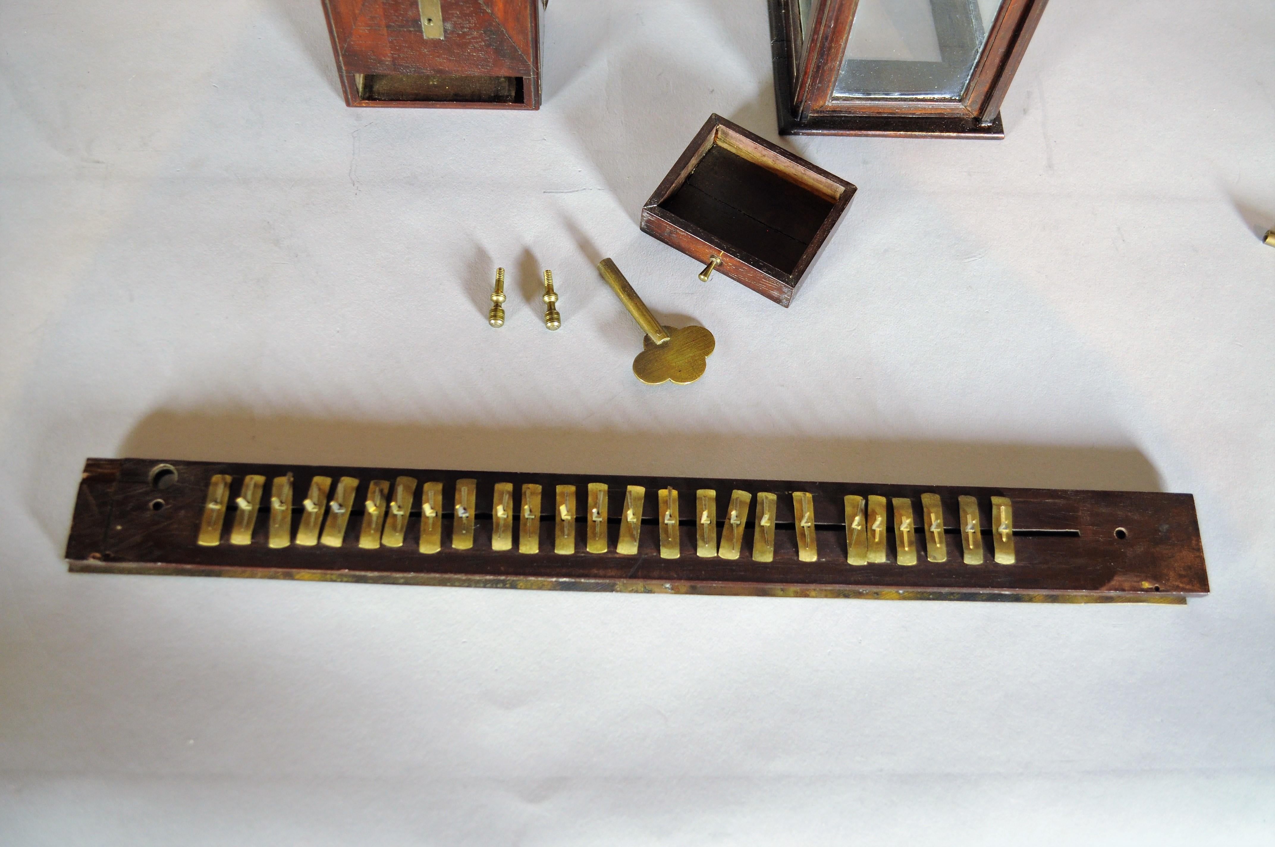 19th Century Pendola GIAPPONESE “SHAKU DOKEI” LEGNO “SHITAN” suoneria nel pendolo, tardo Edo in vendita