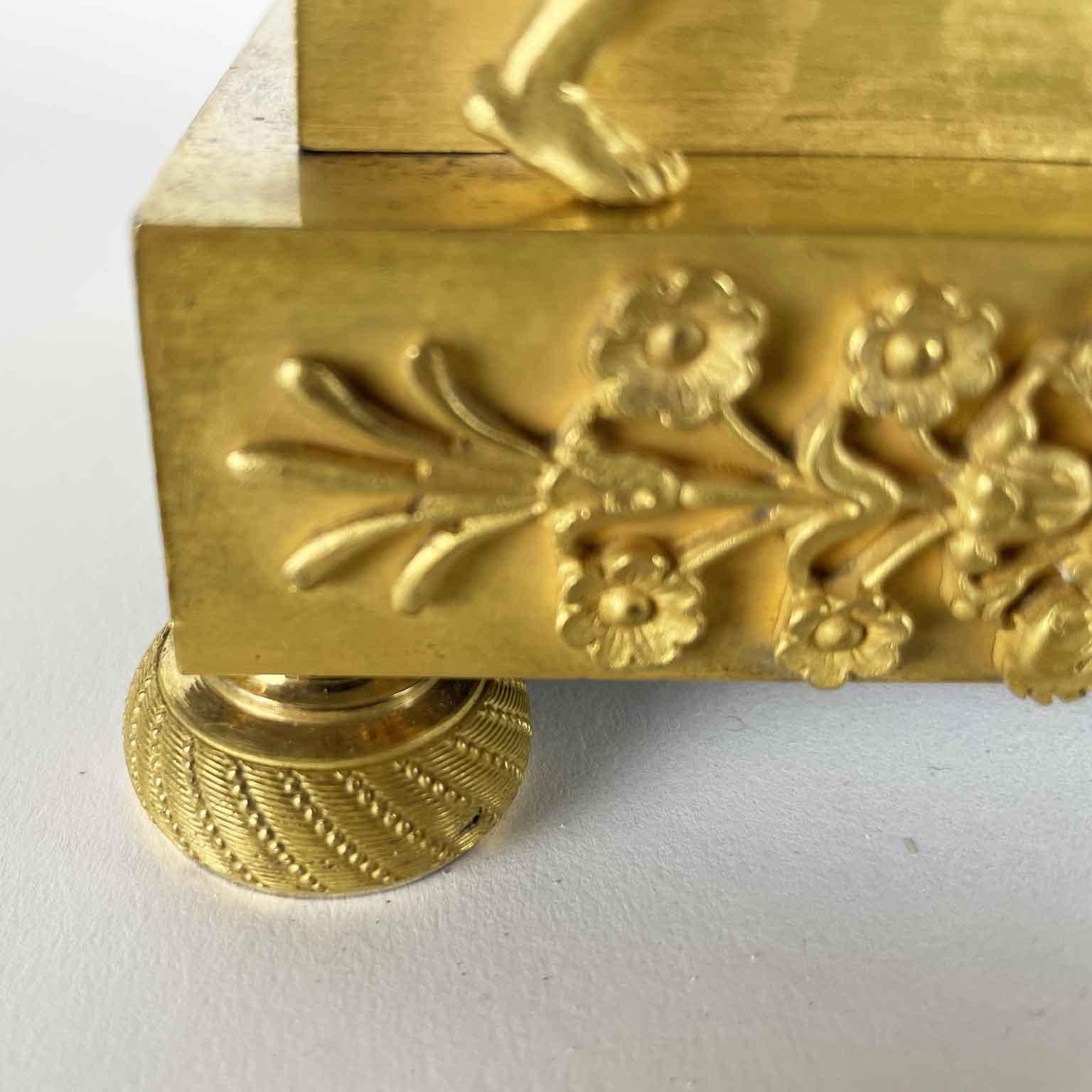 French Empire Pendulum In Gilt Bronze Early 1800s With Putti and Bookcase For Sale 7