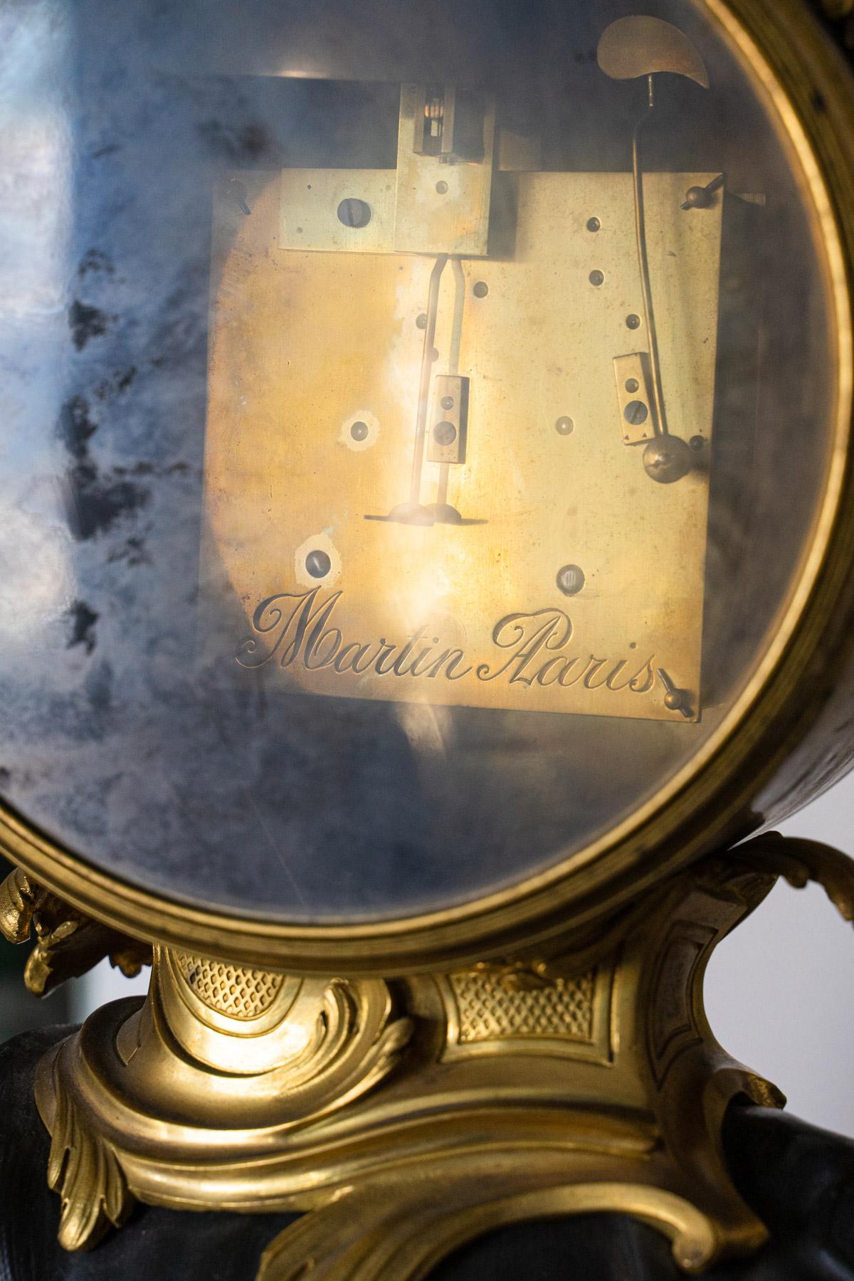 Pendulum Au Rhinoceros De Style Louis XV Xixeme Siecle For Sale 2