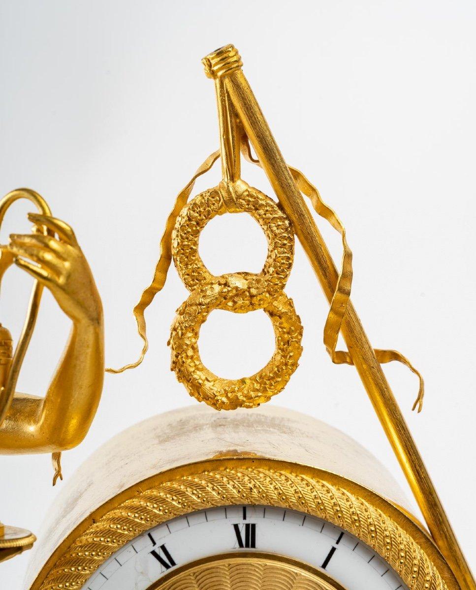 Pendulum aus vergoldeter Bronze – Allegorie der Göttin Hera – Restaurierung im Zustand „Hervorragend“ im Angebot in CRÉTEIL, FR