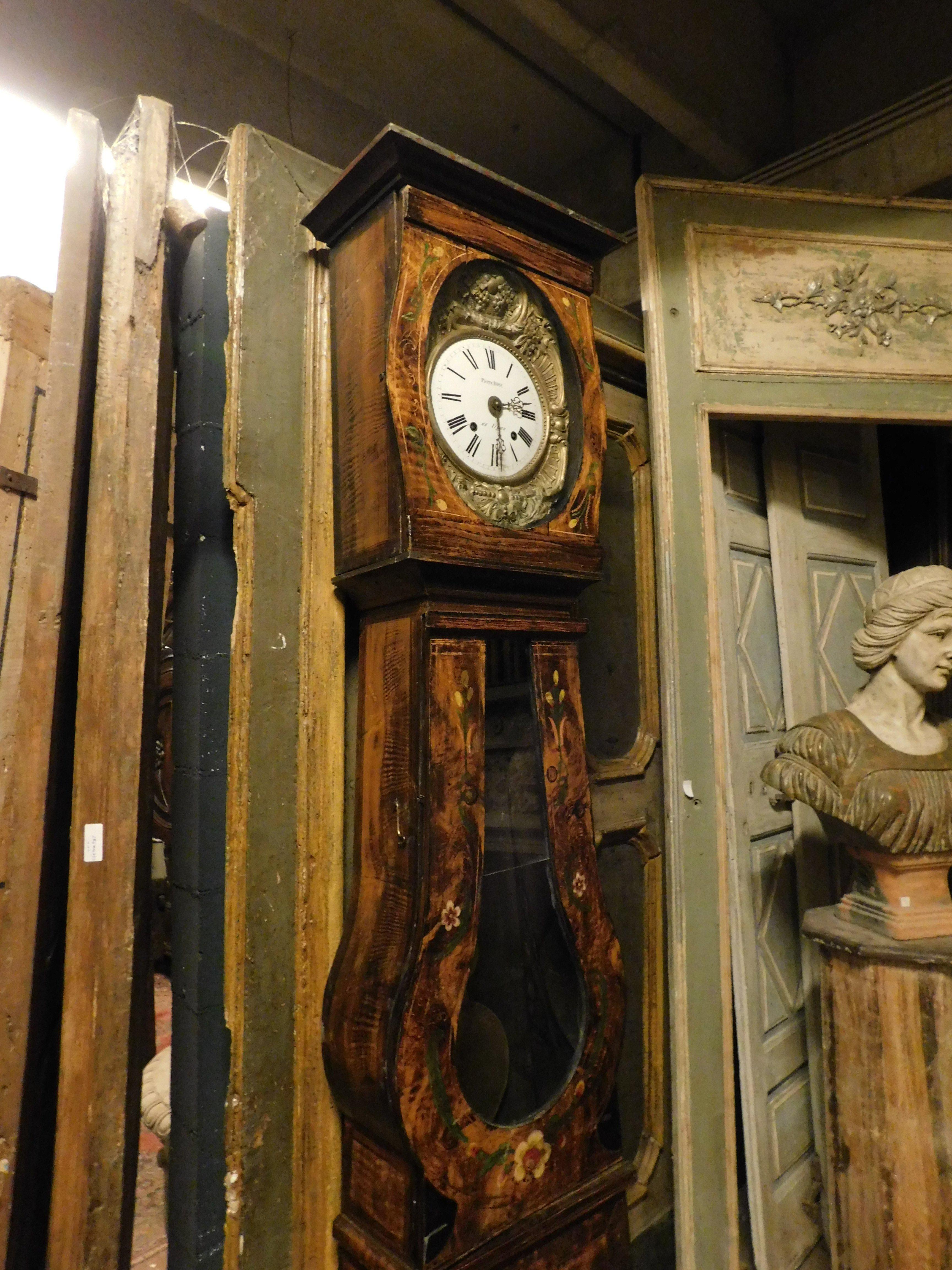 Horloge pendule, pendule de sol avec boîtier en bois laqué et peint, France Bon état - En vente à Cuneo, Italy (CN)
