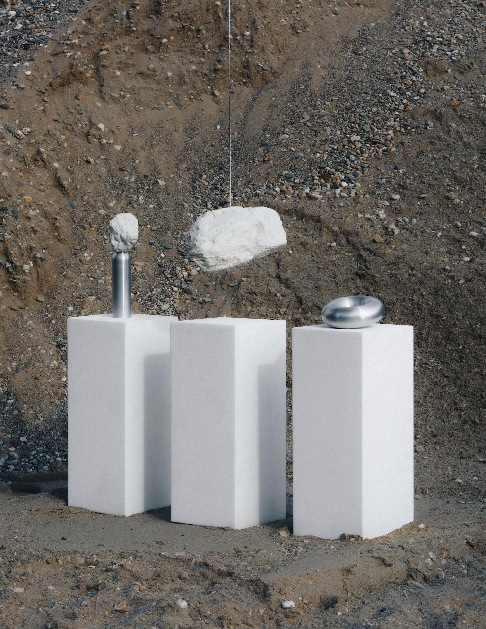 Pierre Sculpture à suspension pendule de Vaust en vente