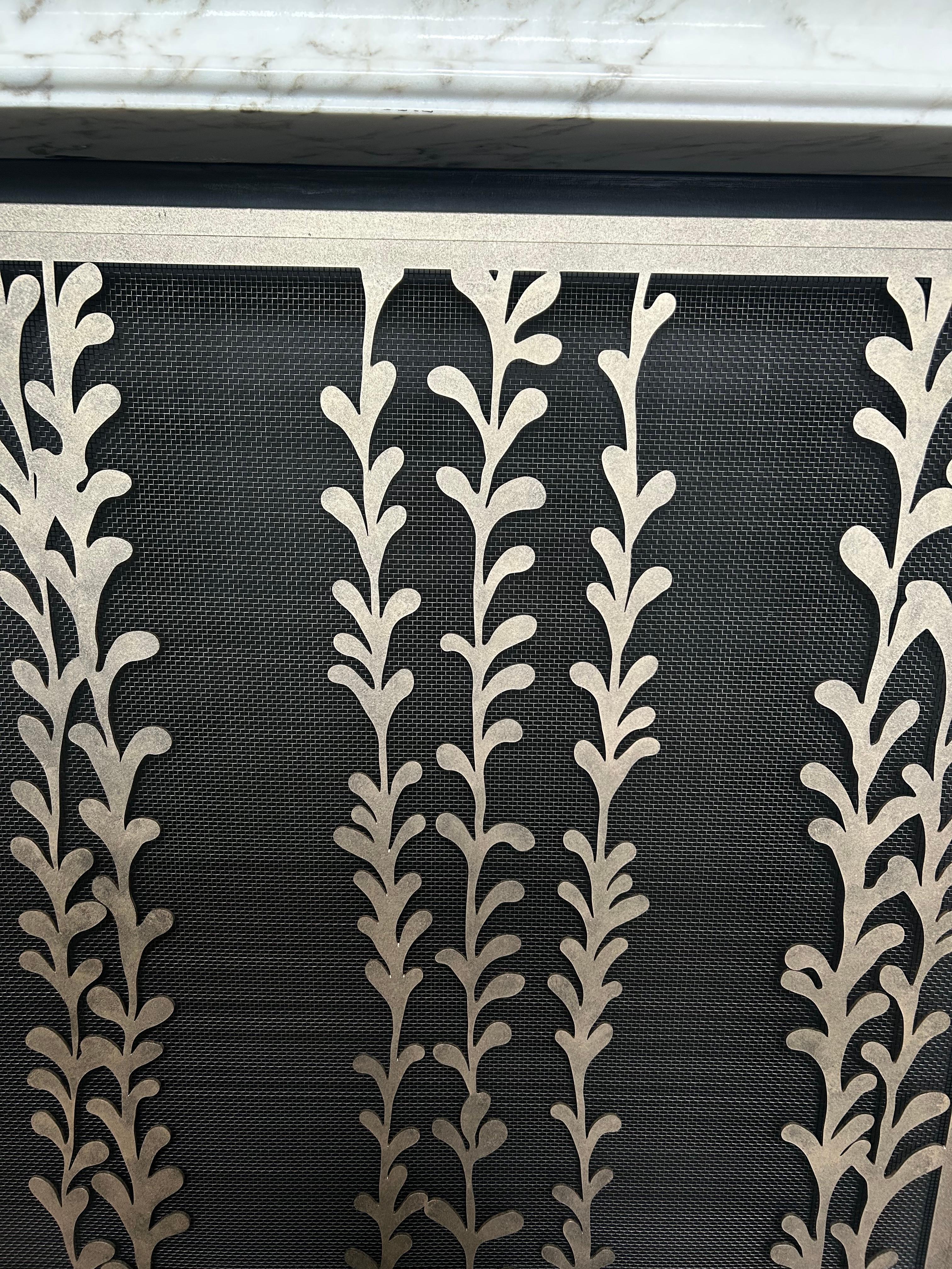 Penelope Fireplace Screen in Aged Silver, Ready To Ship In New Condition For Sale In Dallas, TX