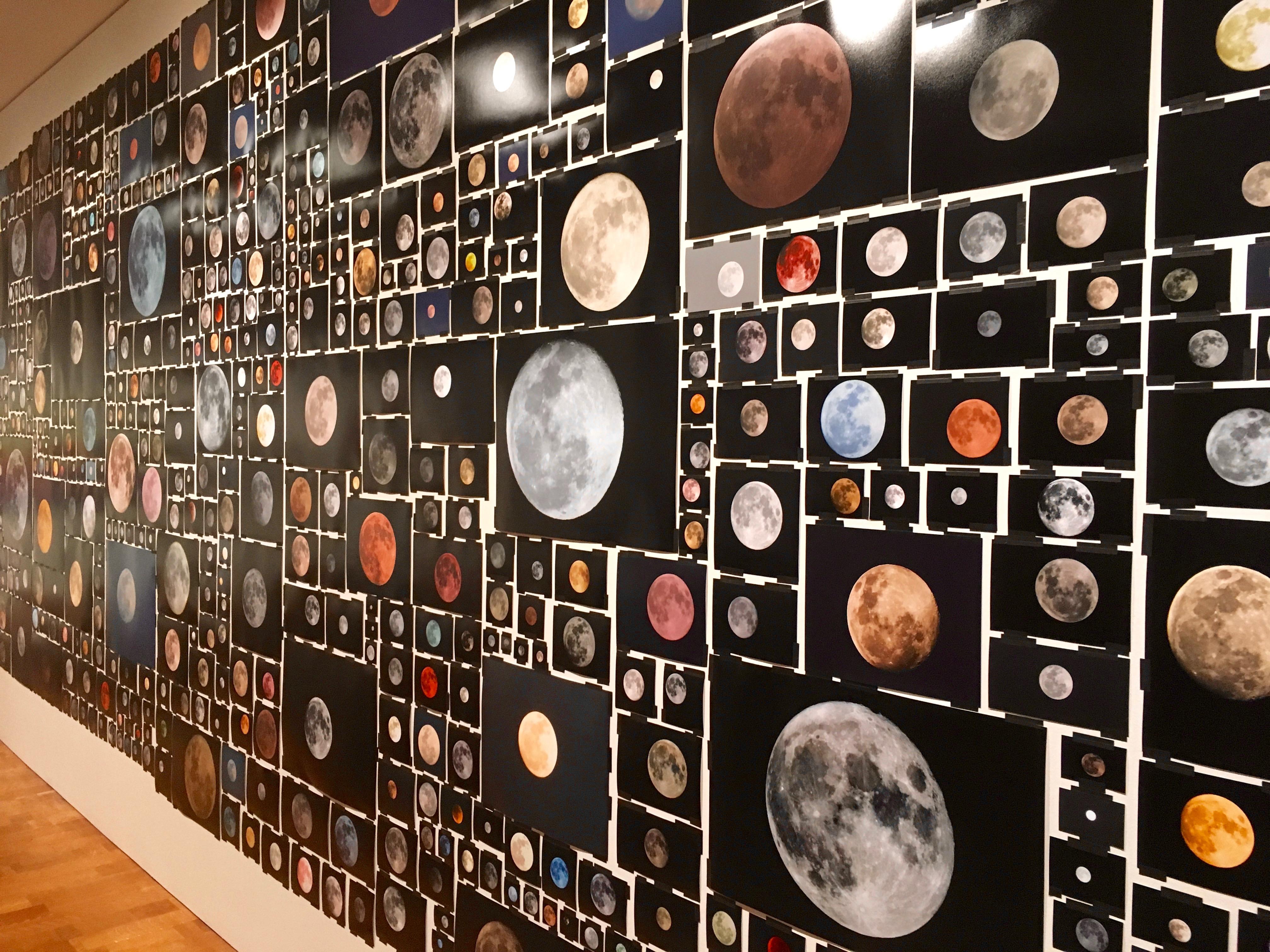 Foto di tutti con qualsiasi licenza (654 di 1.146.034 lune piene su Flickr), 2015 in vendita 1