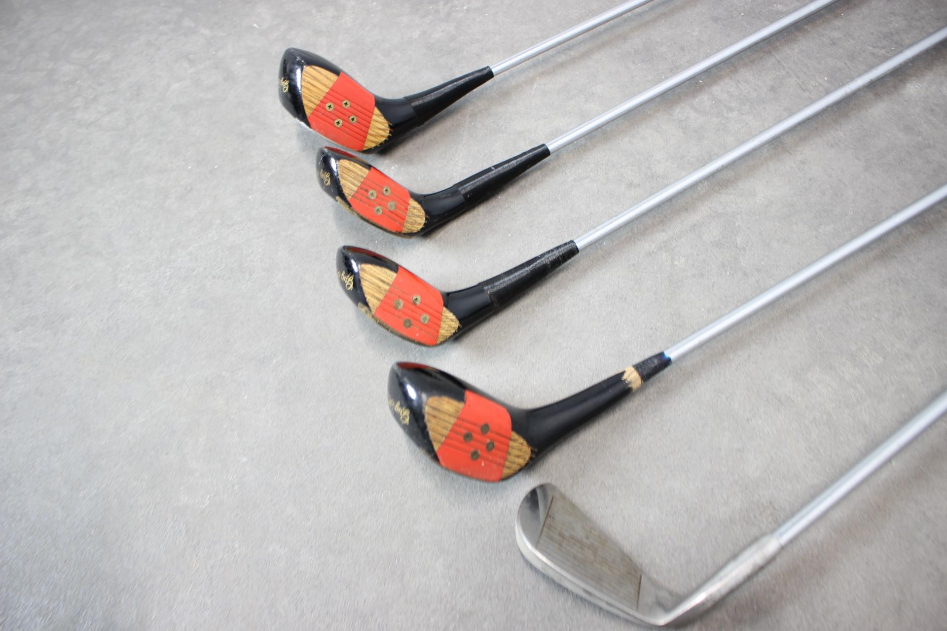 Penfold British Rolling Cart Golftasche aus den 1960er Jahren - Set aus Holzeisen und für im Angebot 8