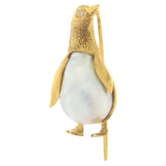 Penguin 18 Karat Yellow Gold Diamond Pearl Penguin Brooch