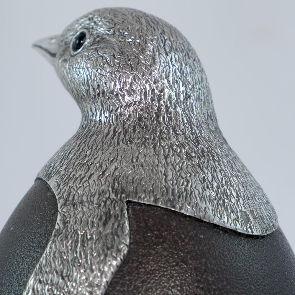 Penguin by Alcino Silversmith Handcrafted in Sterling Silver with Emu Egg In New Condition For Sale In Porto, 13