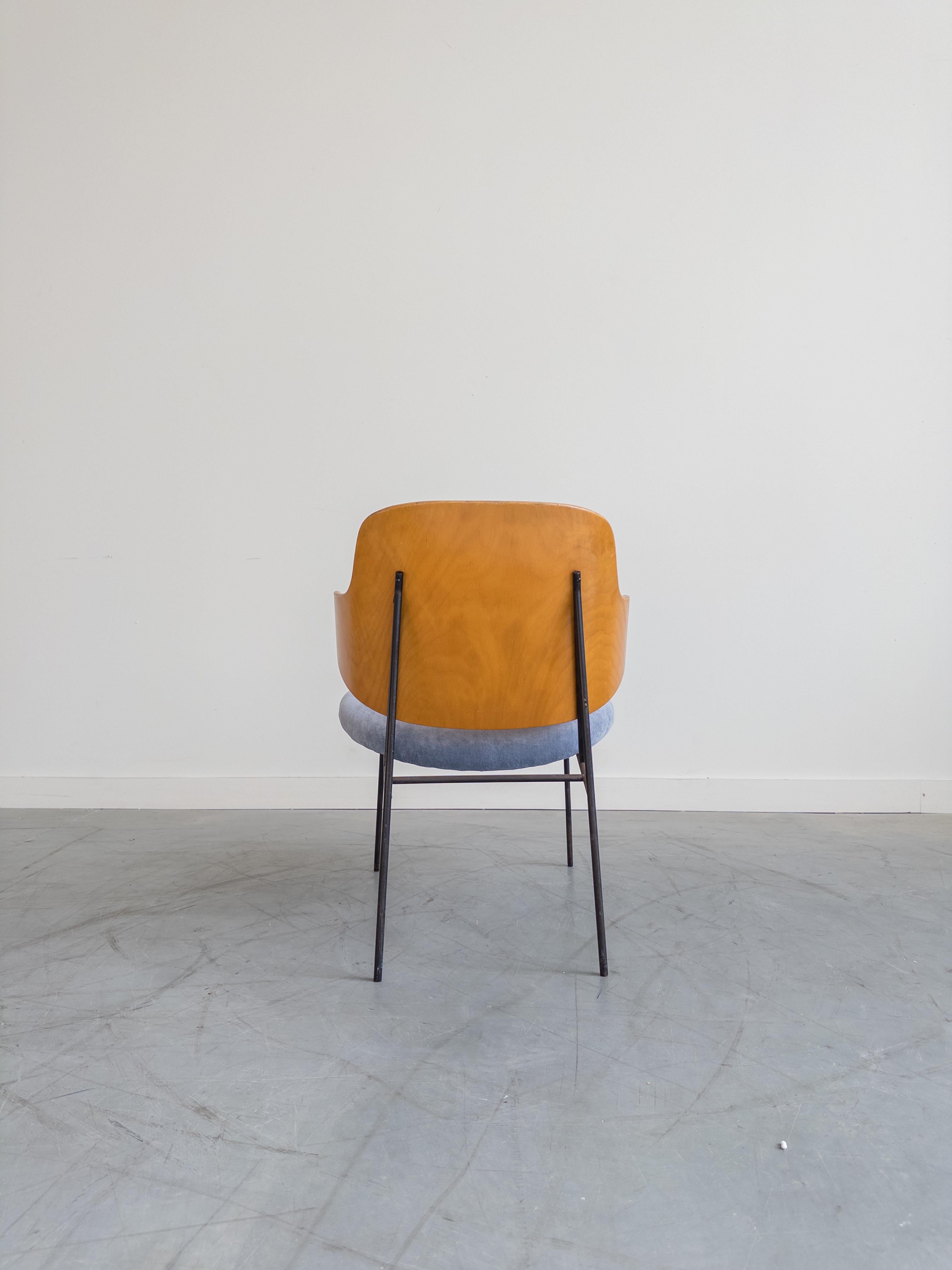 Penguin Chair by Ib Kofod-Larsen In Good Condition In New York, NY