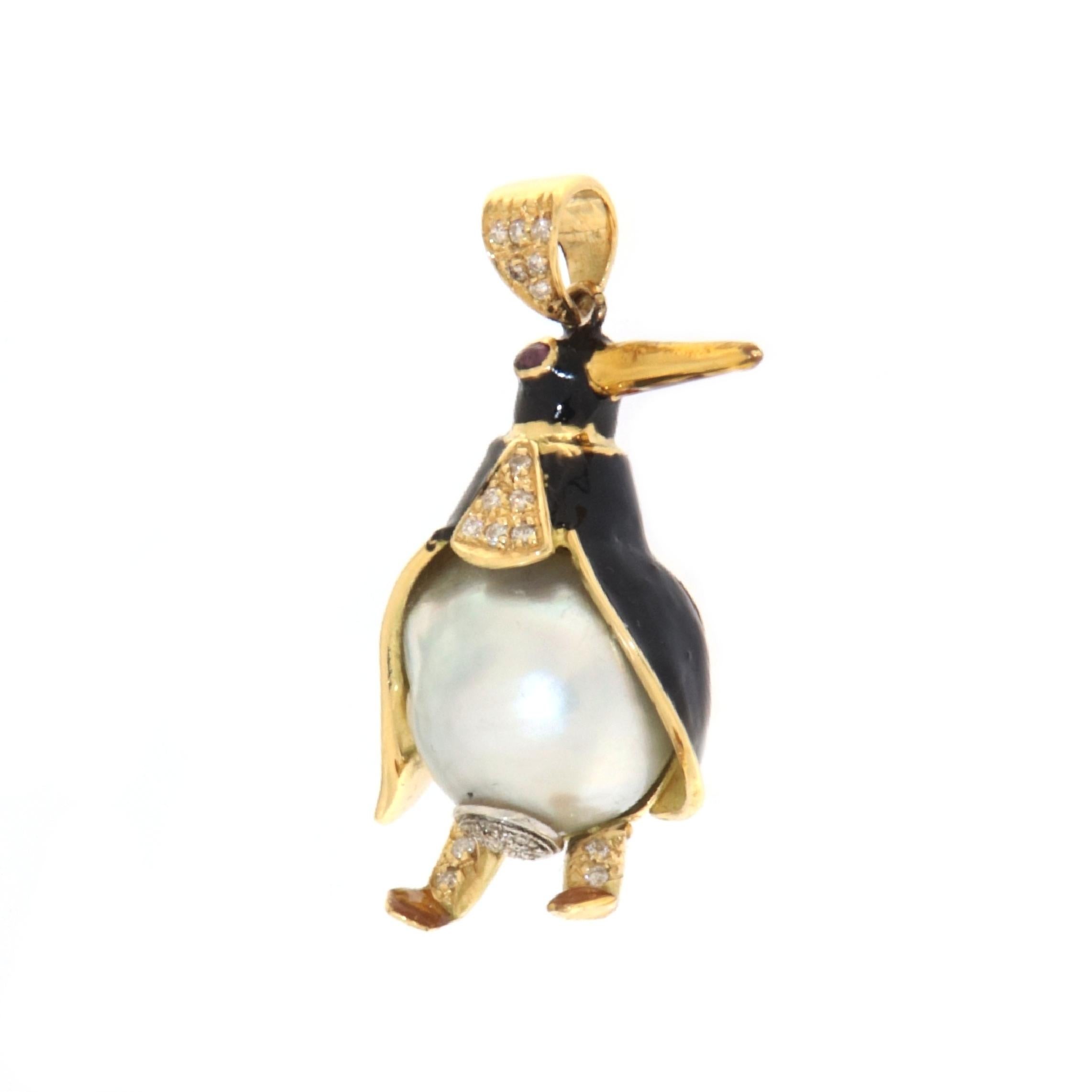 Collier pendentif Penguin en or jaune 18 carats, diamants, perles et rubis Neuf - En vente à Marcianise, IT