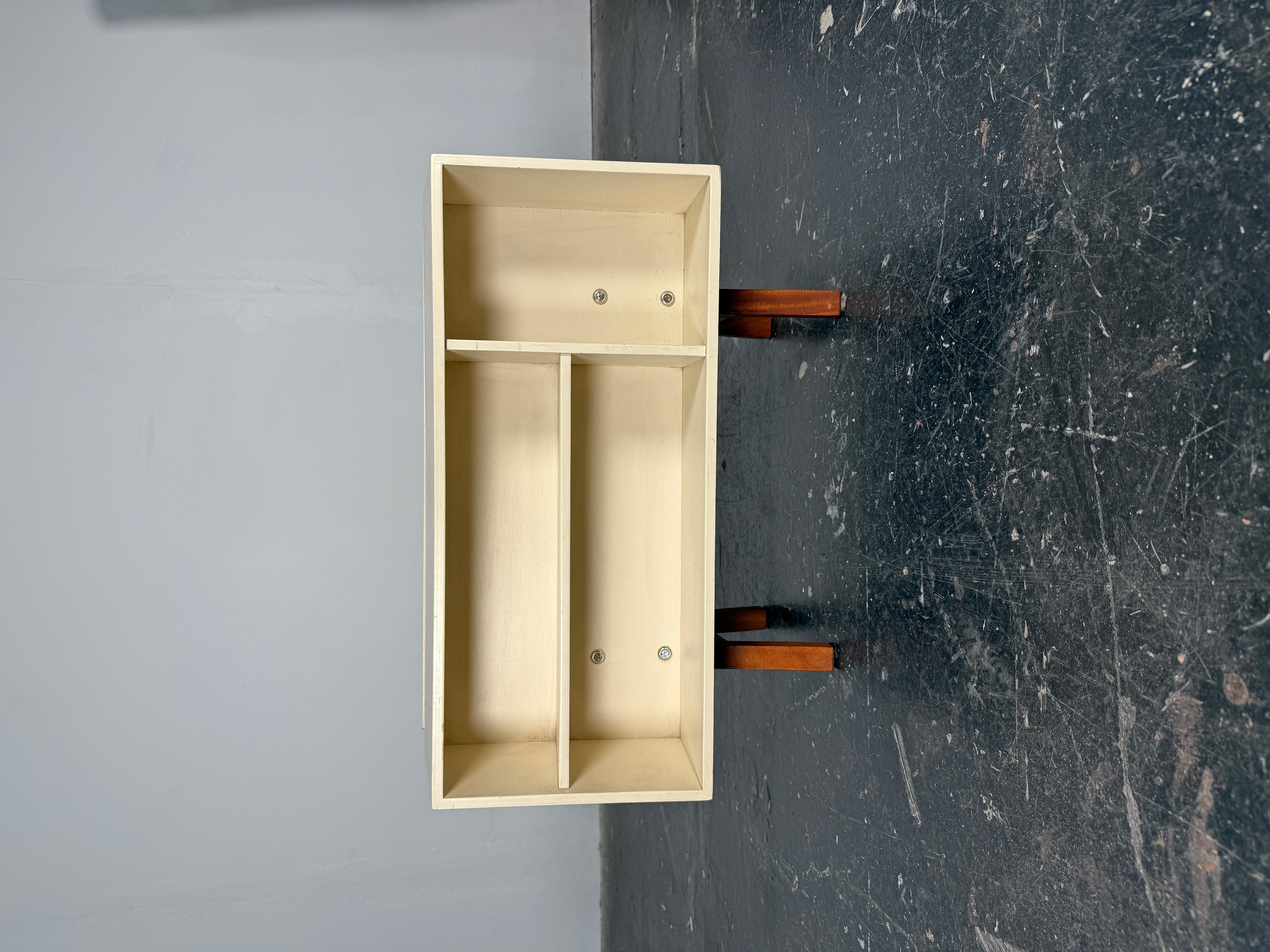 British Penguin Donkey Mark 2 Bookcase by Ernest Race for Isokon, 1963 For Sale