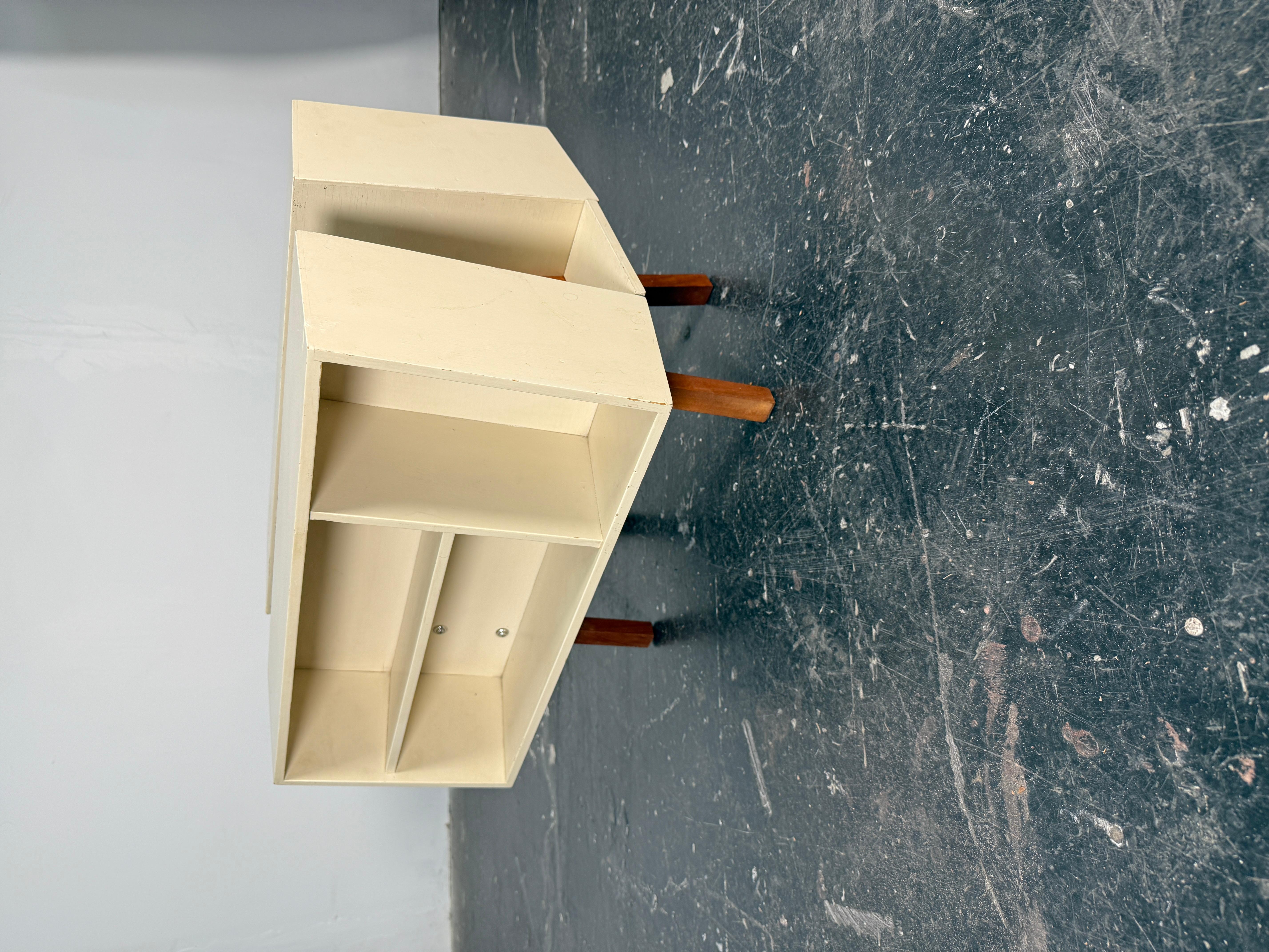 Mahogany Penguin Donkey Mark 2 Bookcase by Ernest Race for Isokon, 1963 For Sale