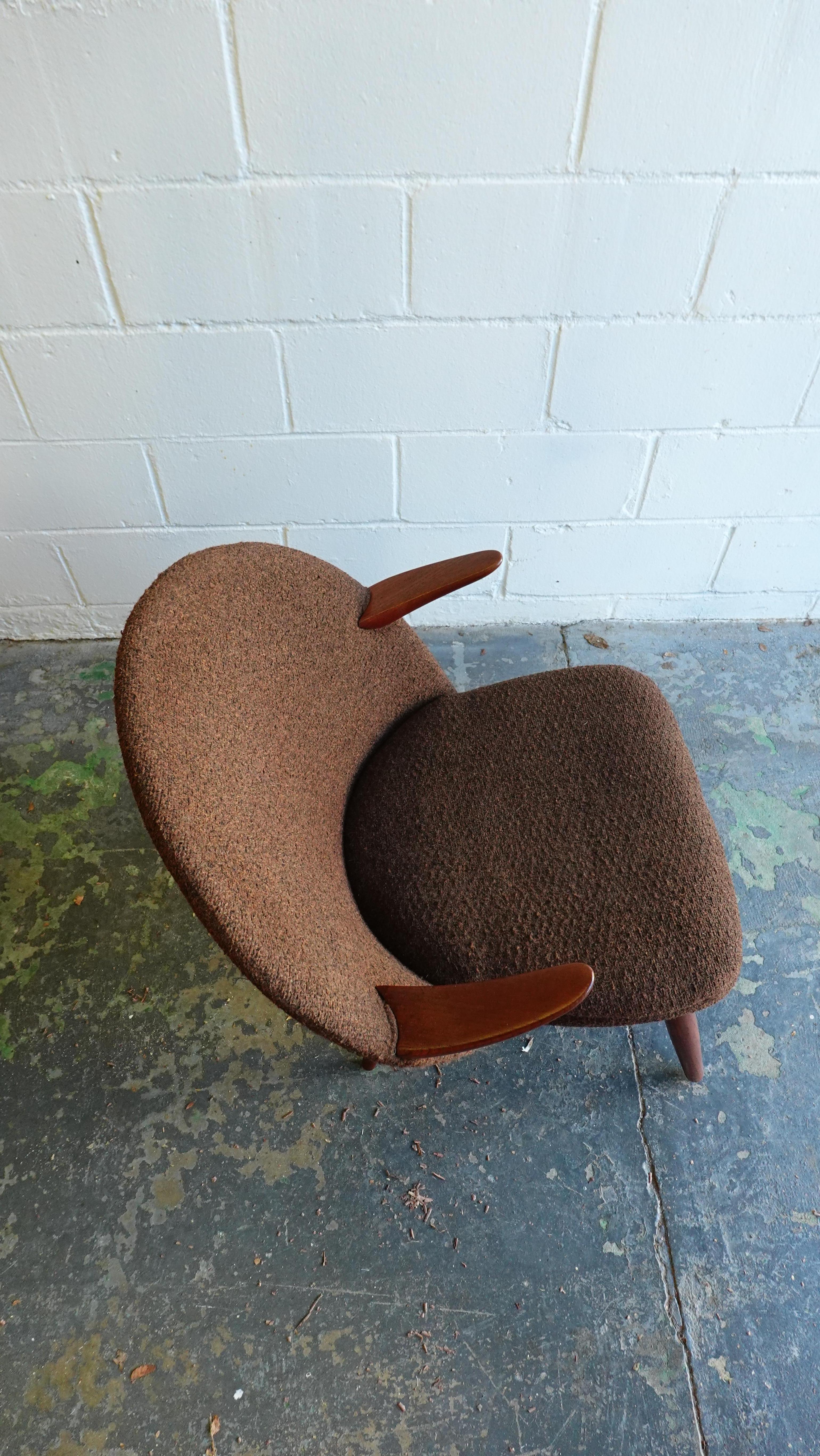 'Penguin' Easy Chair by Kurt Olsen in Teak & Wool for Gloastrup Møbelfabrik For Sale 1