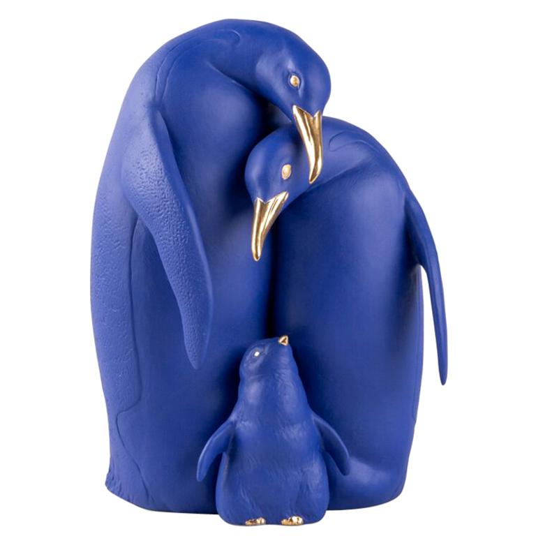 Penguin-Familie-Skulptur, limitierte Auflage, Blau und Gold