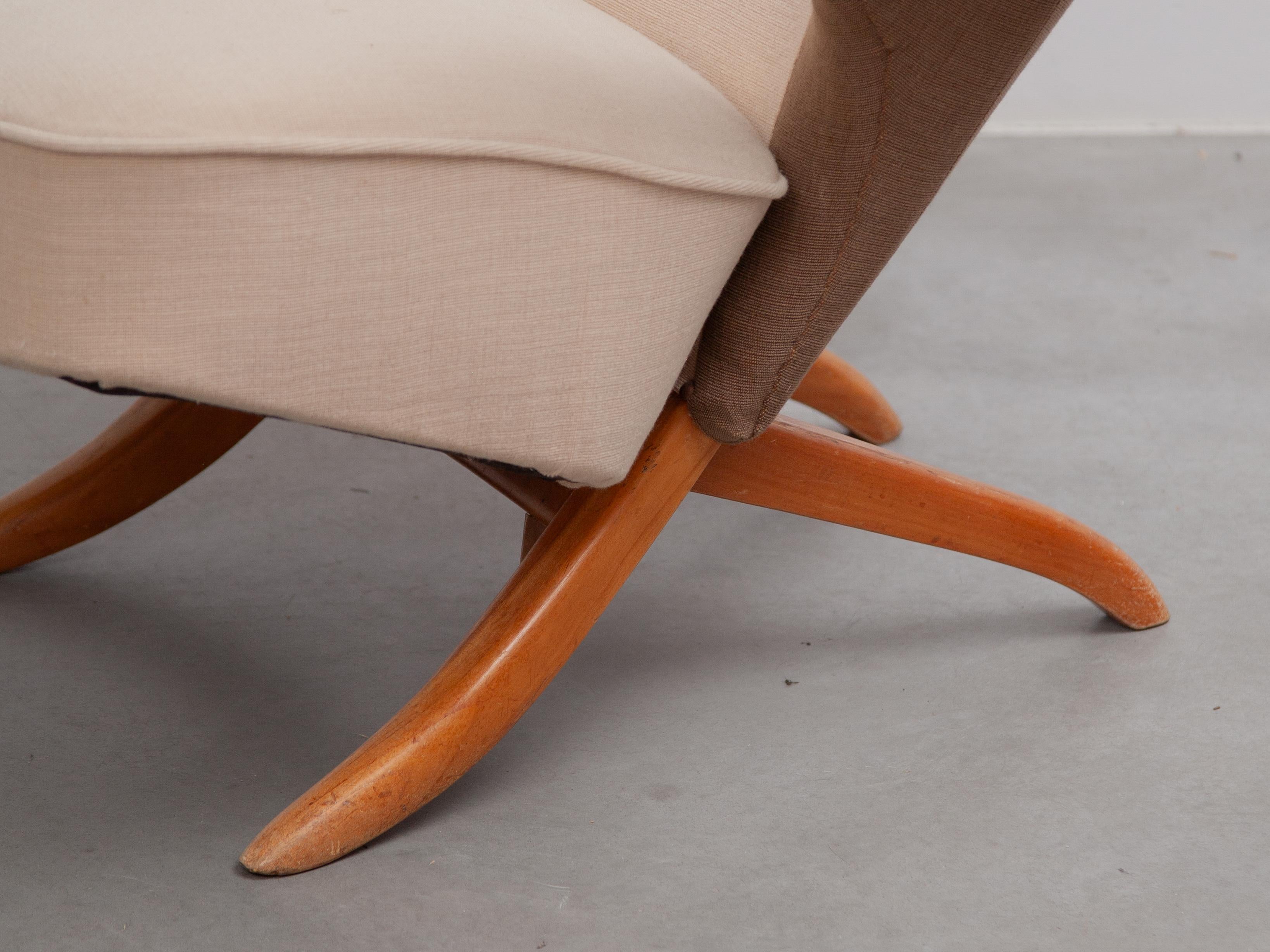 Penguin Lounge Arm Chair by Theo Ruth for Dutch Manufacturer Artifort For Sale 3