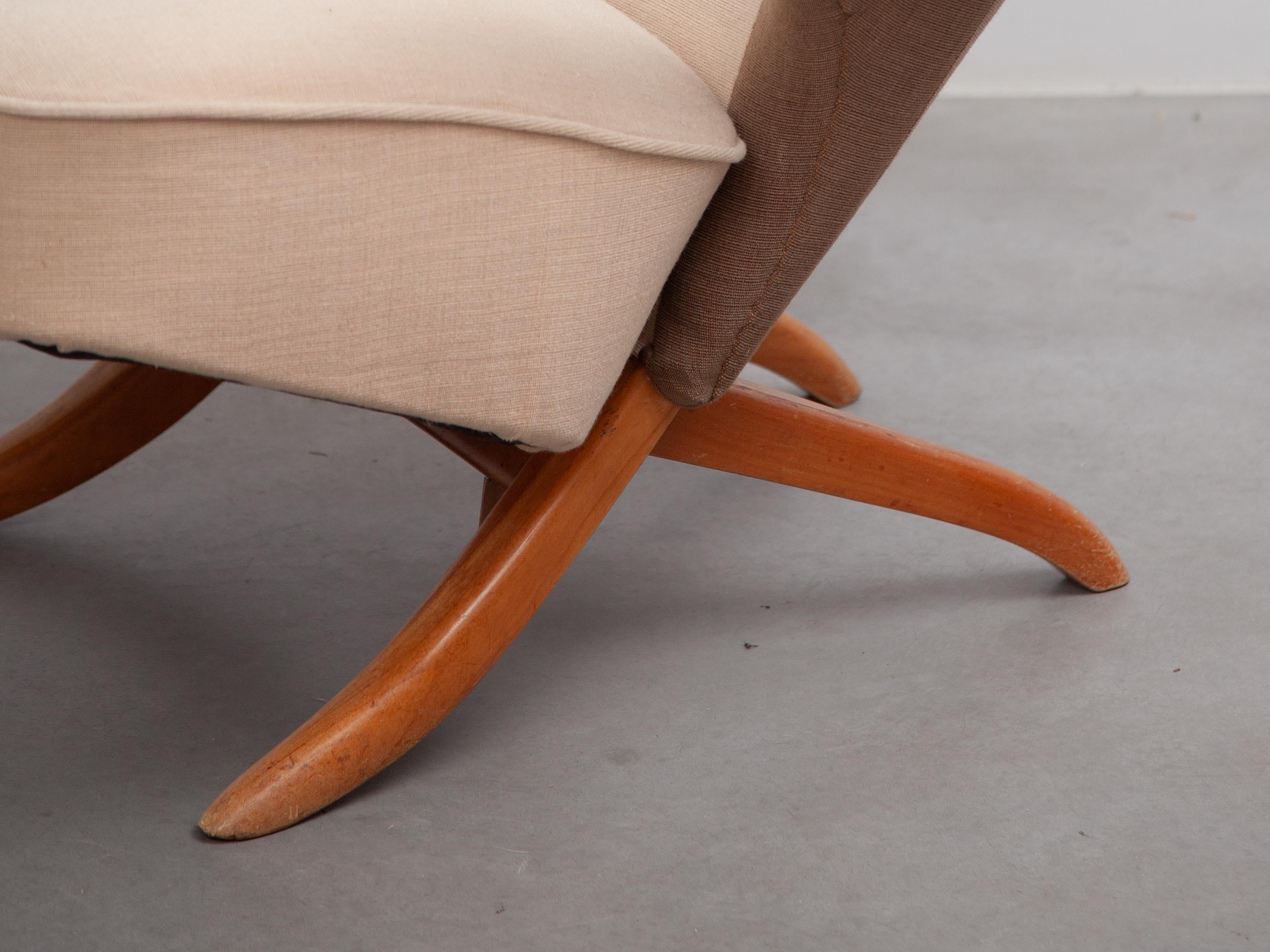 Penguin Lounge Arm Chair by Theo Ruth for Dutch Manufacturer Artifort For Sale 4