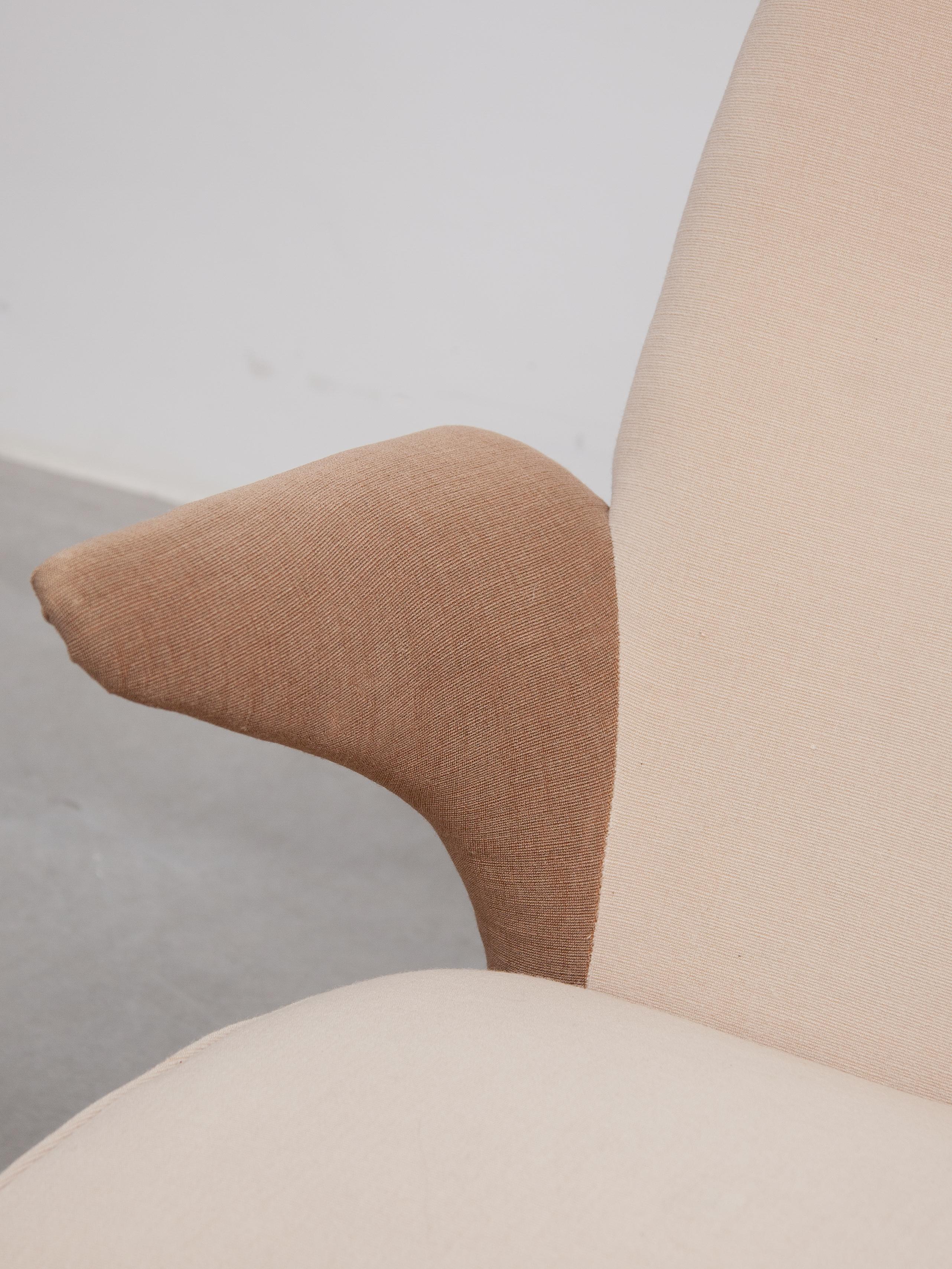 Penguin Lounge Arm Chair by Theo Ruth for Dutch Manufacturer Artifort For Sale 2