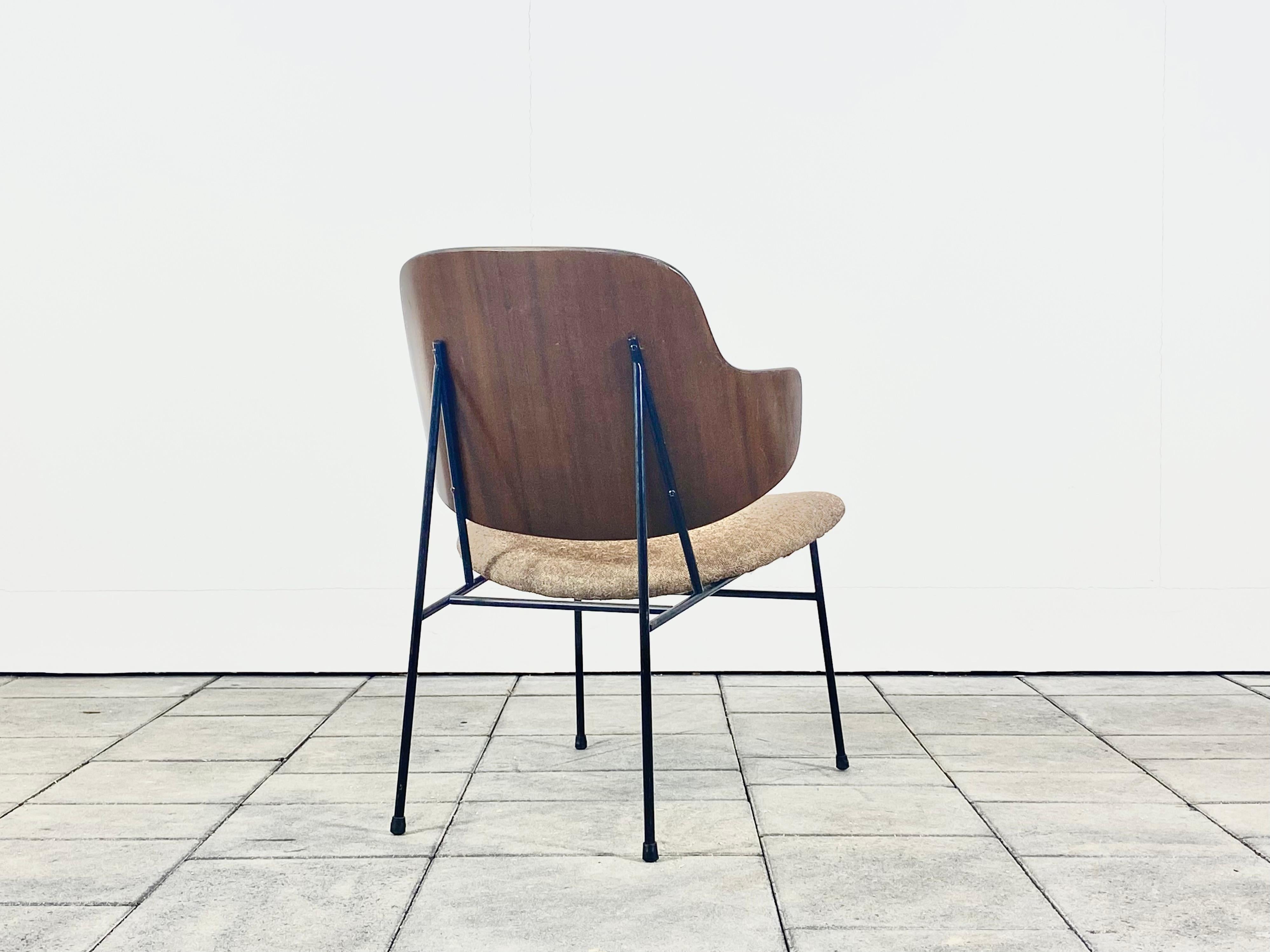 Penguin Lounge Chair designed by Ib Kofod Larsen for Selig For Sale 3
