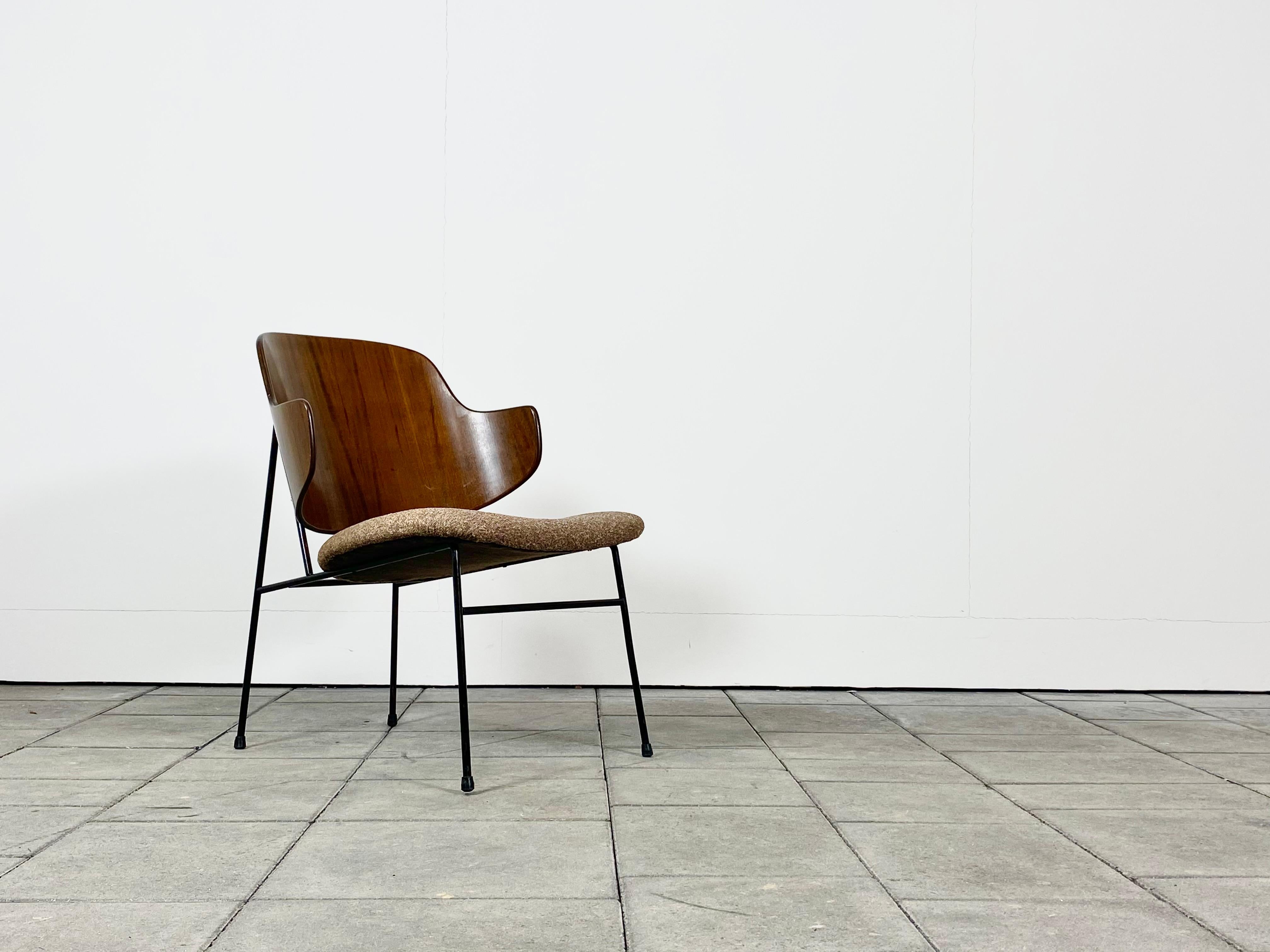 Mid-Century Modern Penguin Lounge Chair designed by Ib Kofod Larsen for Selig For Sale