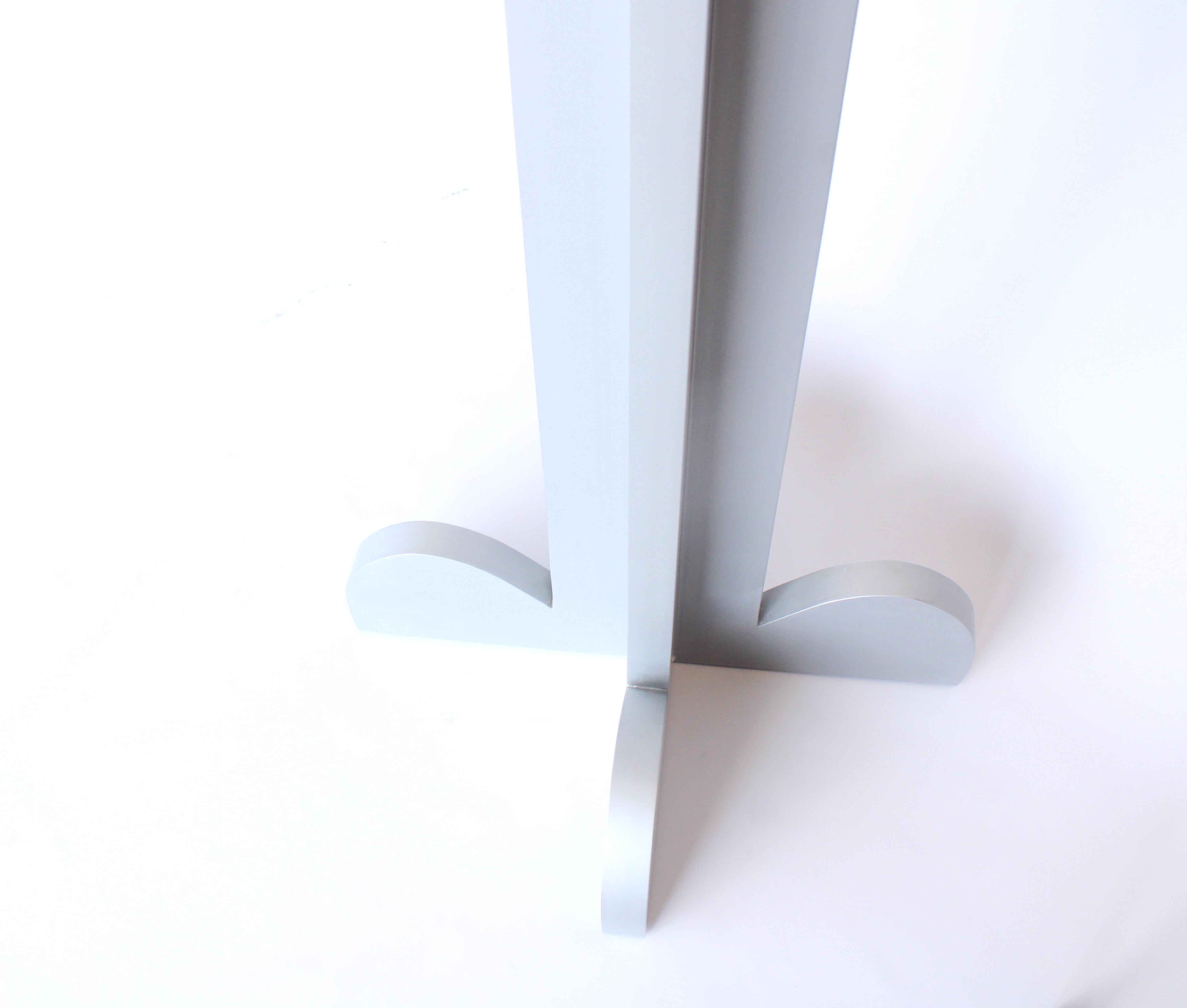 Postmoderne Porte-manteau en forme de pénis Par Greg Palombo. Inspiré par Ettore Sottsass Vase Shiva en vente