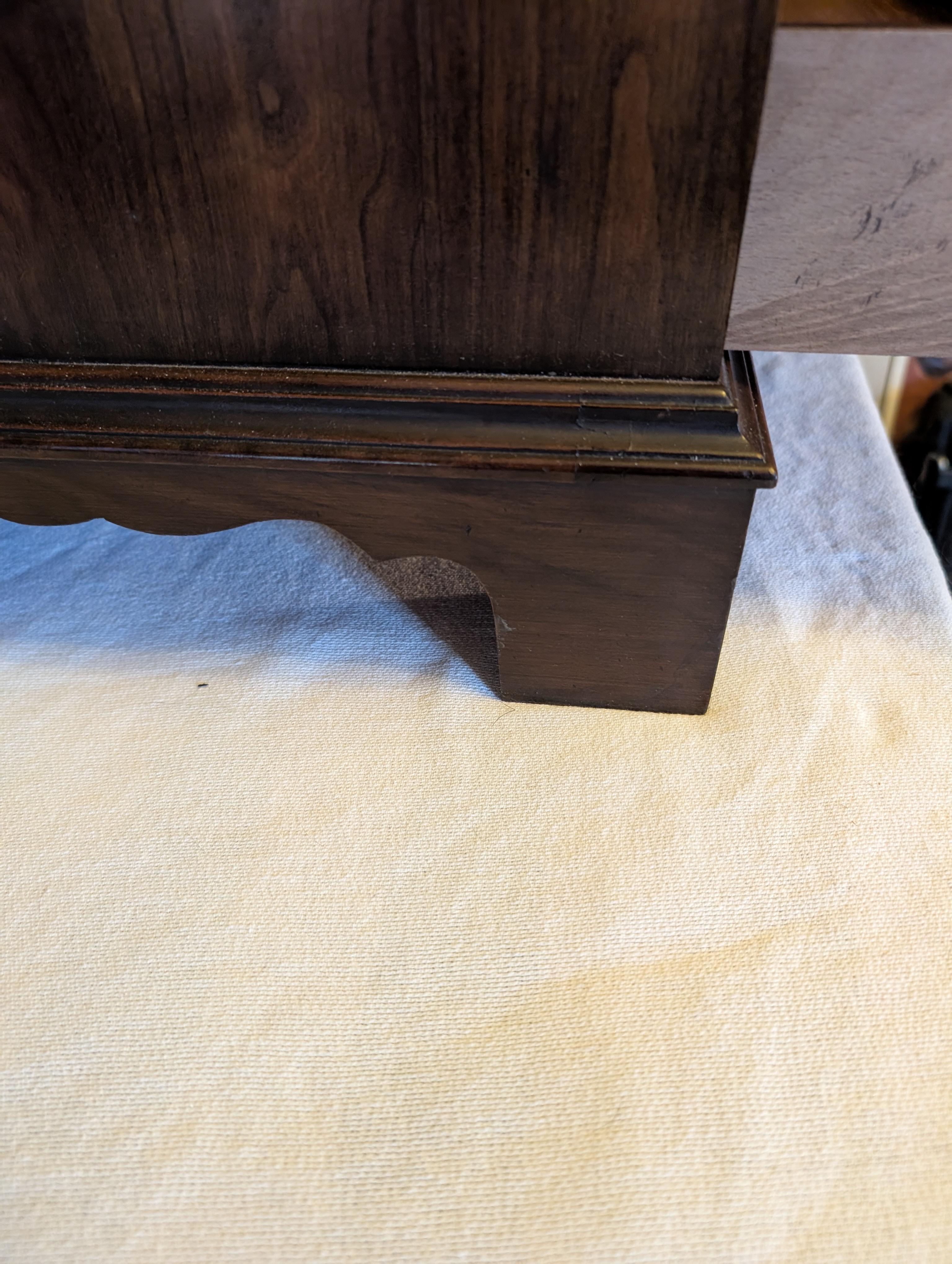 Penn House table d'appoint/commode à épices en cerisier teinté foncé en vente 4