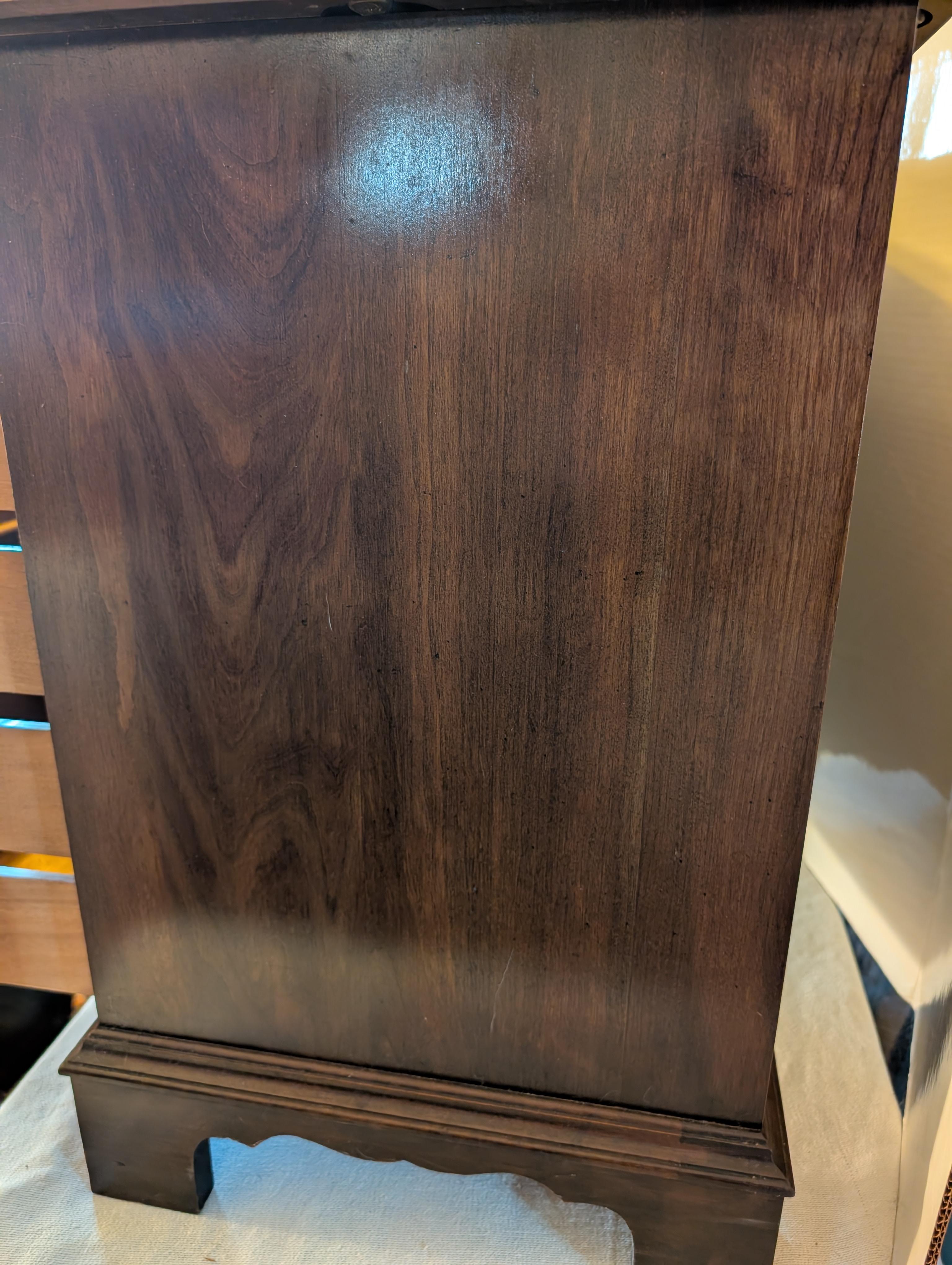 Penn House table d'appoint/commode à épices en cerisier teinté foncé en vente 5