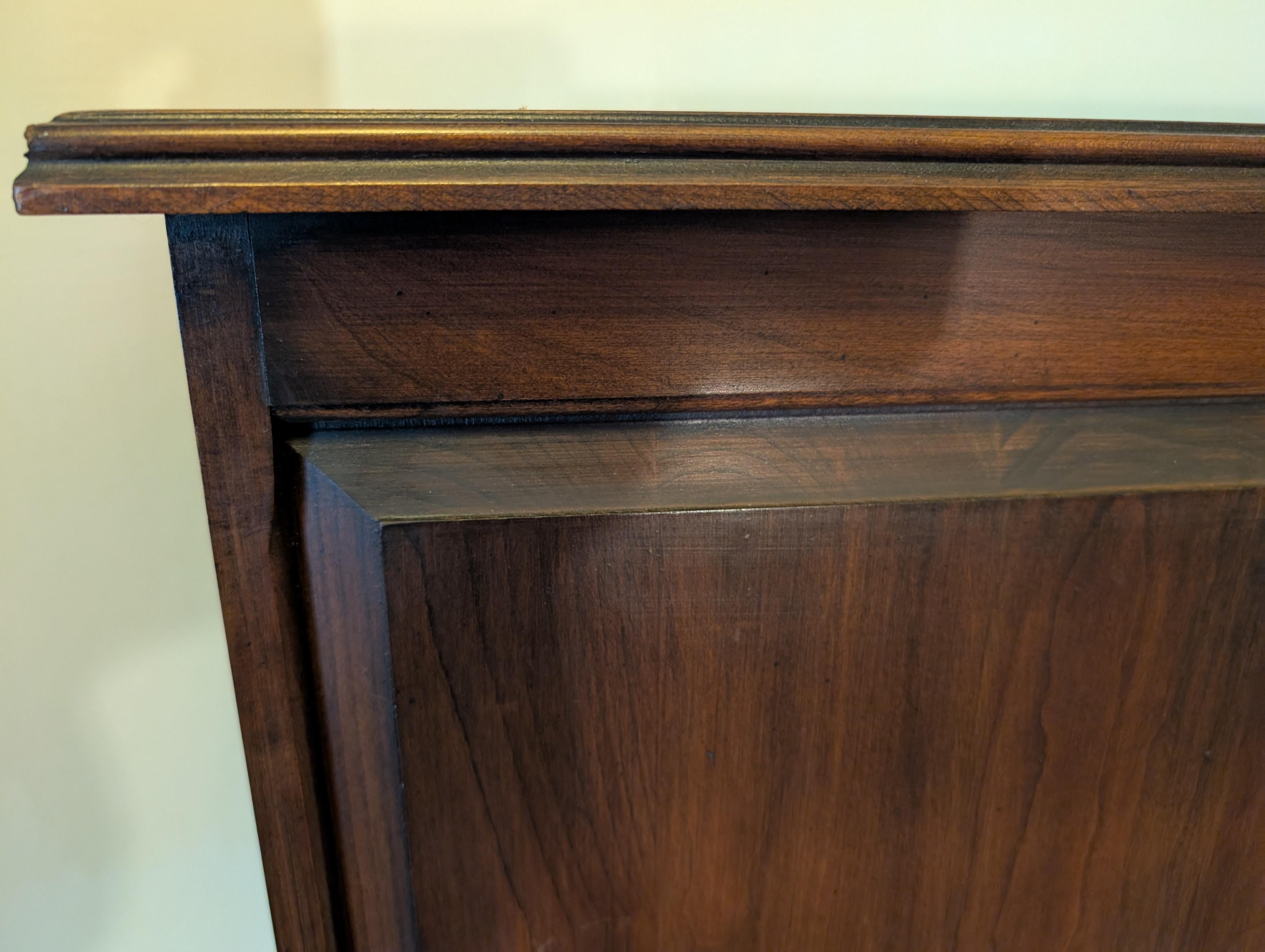 Penn House table d'appoint/commode à épices en cerisier teinté foncé en vente 9