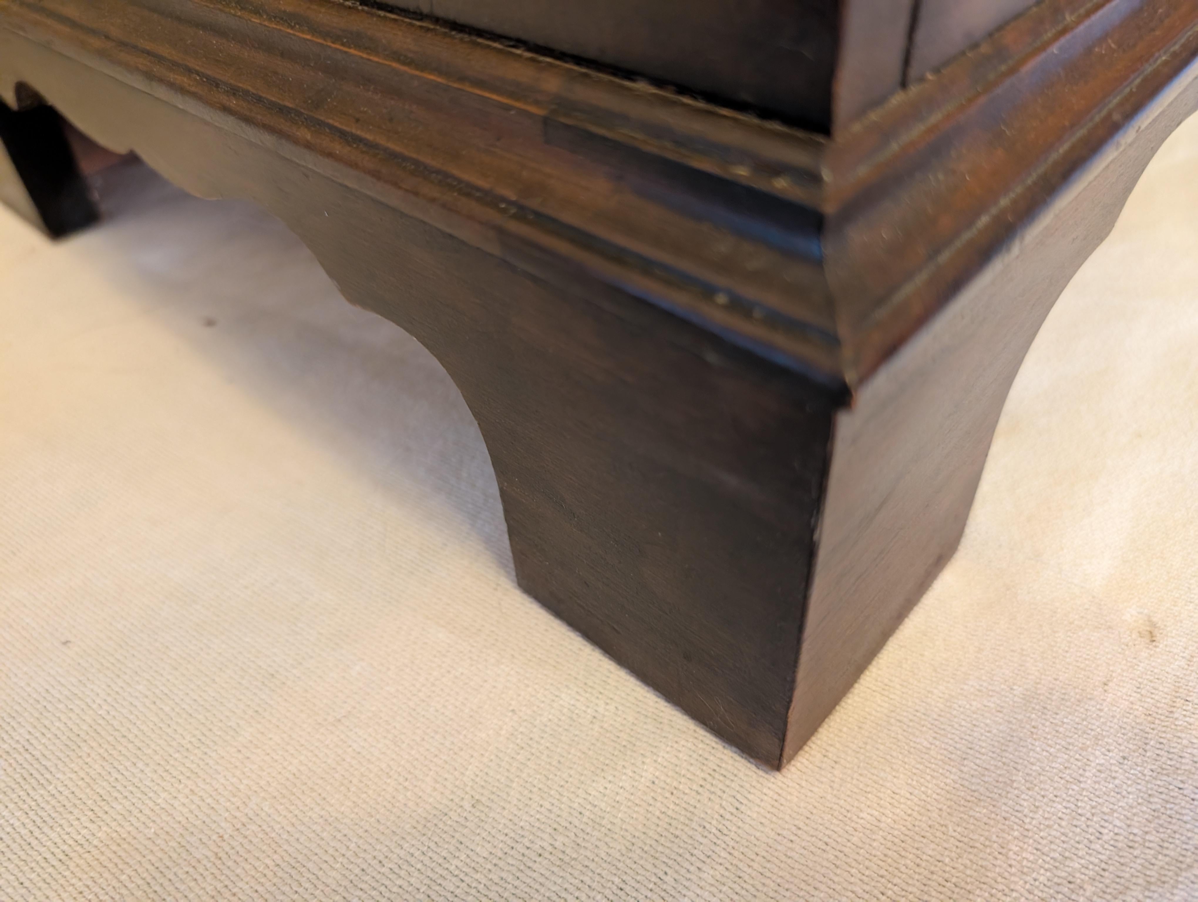 Penn House table d'appoint/commode à épices en cerisier teinté foncé en vente 10