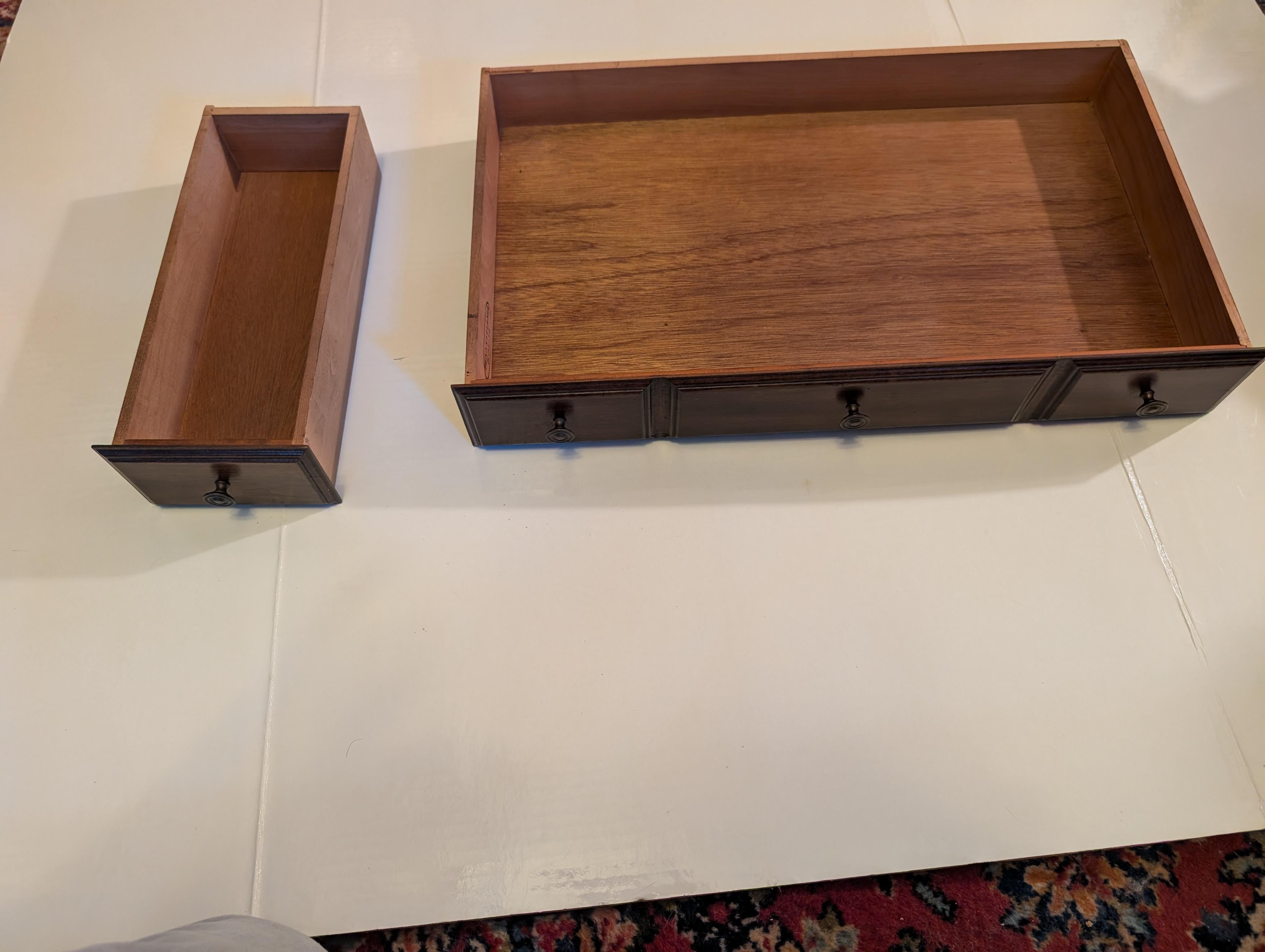 Penn House table d'appoint/commode à épices en cerisier teinté foncé en vente 11