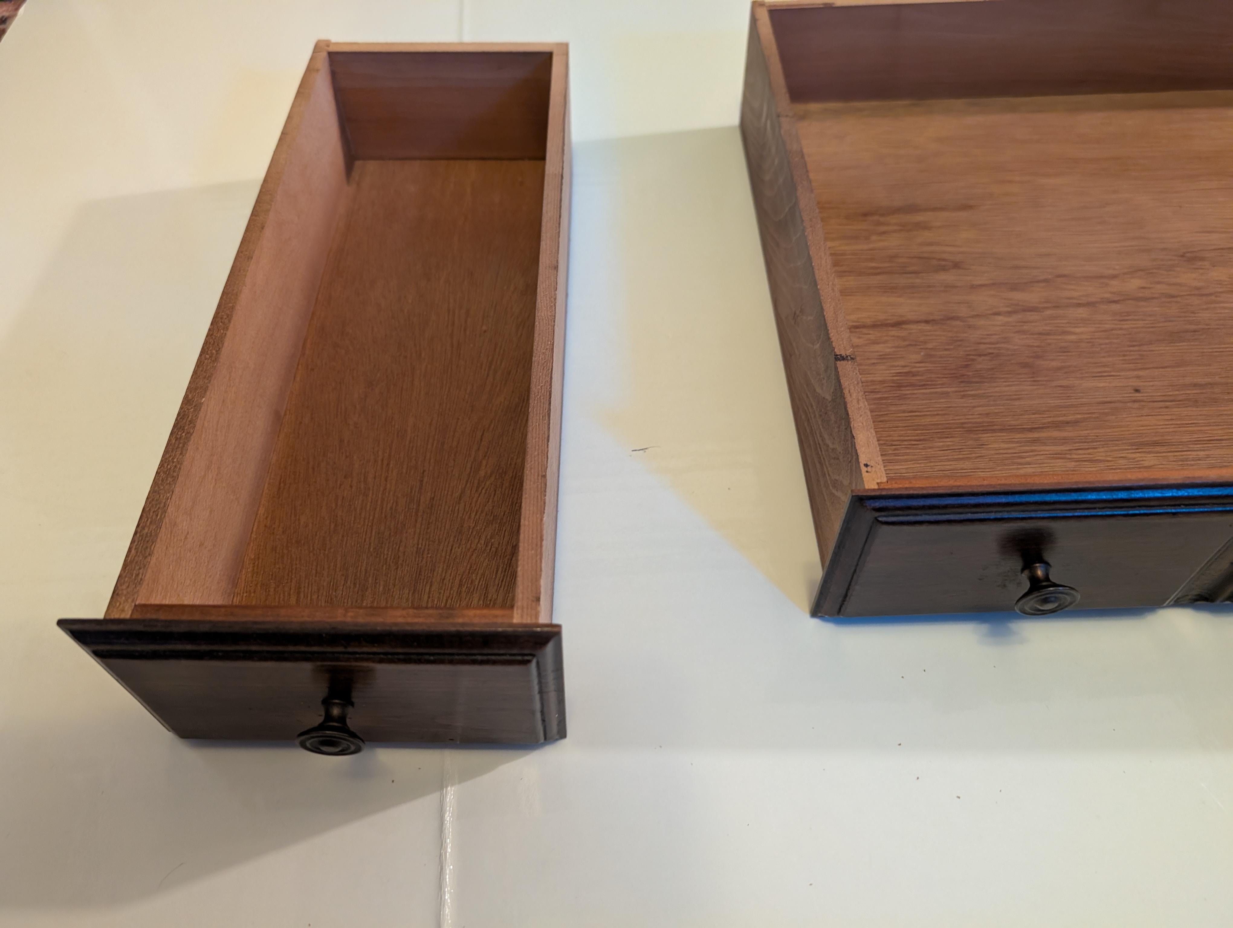 Penn House table d'appoint/commode à épices en cerisier teinté foncé en vente 12