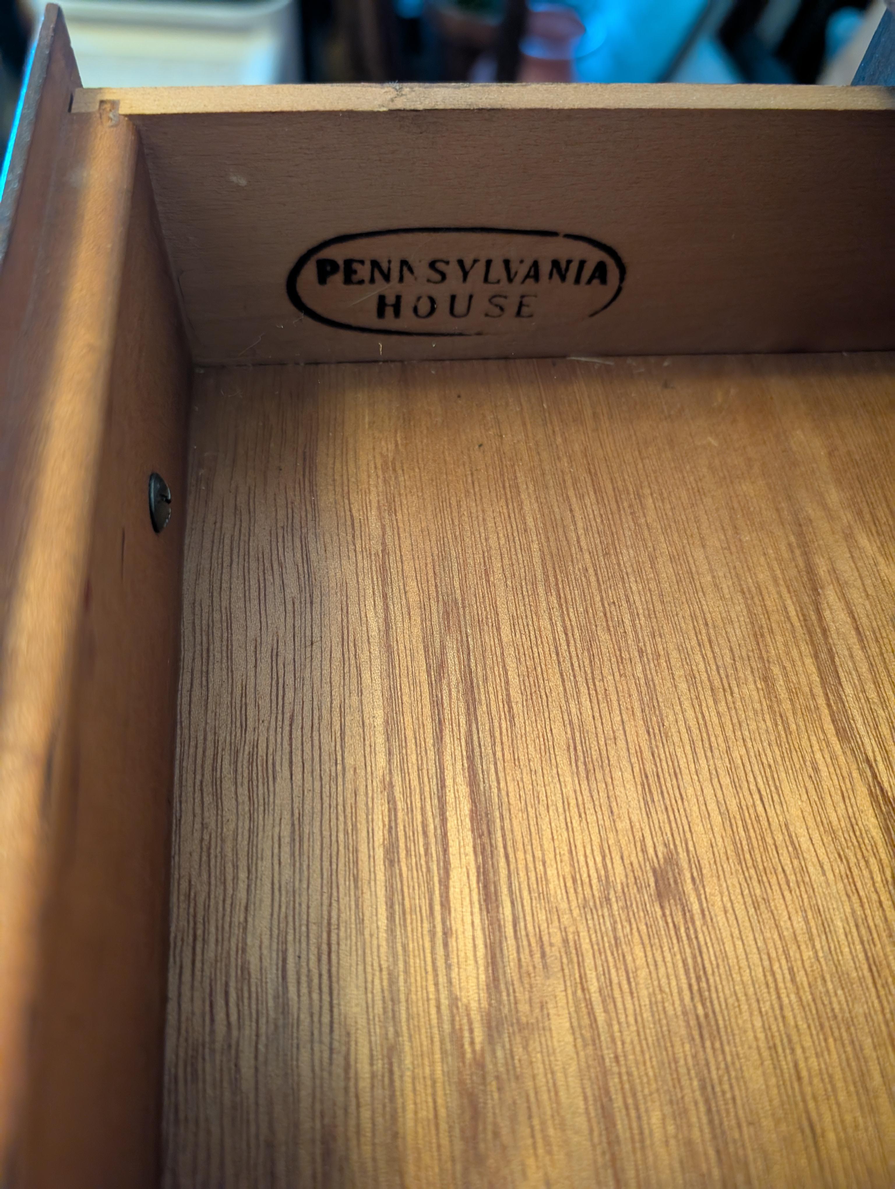 Fin du 20e siècle Penn House table d'appoint/commode à épices en cerisier teinté foncé en vente