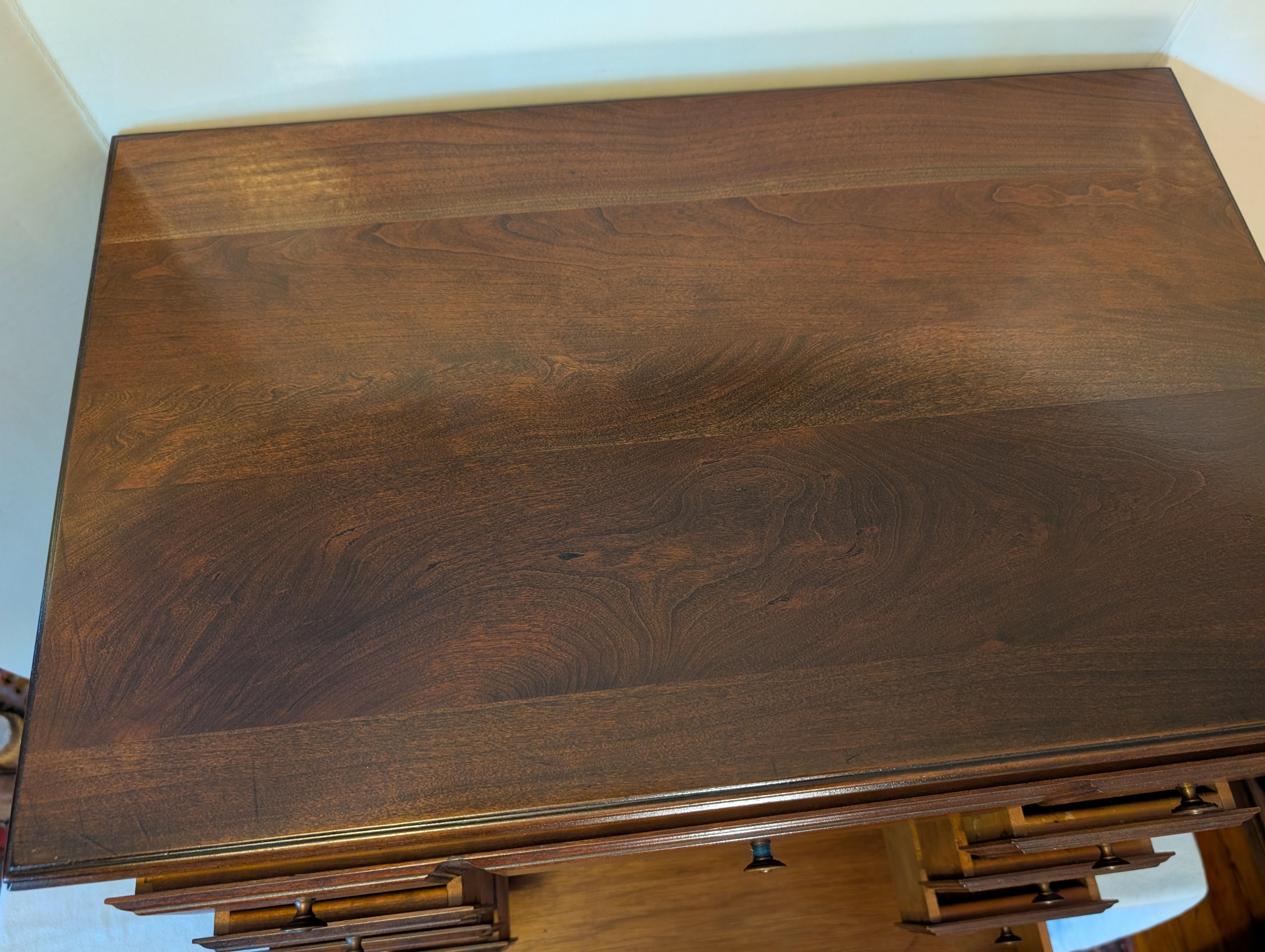 Penn House table d'appoint/commode à épices en cerisier teinté foncé en vente 2