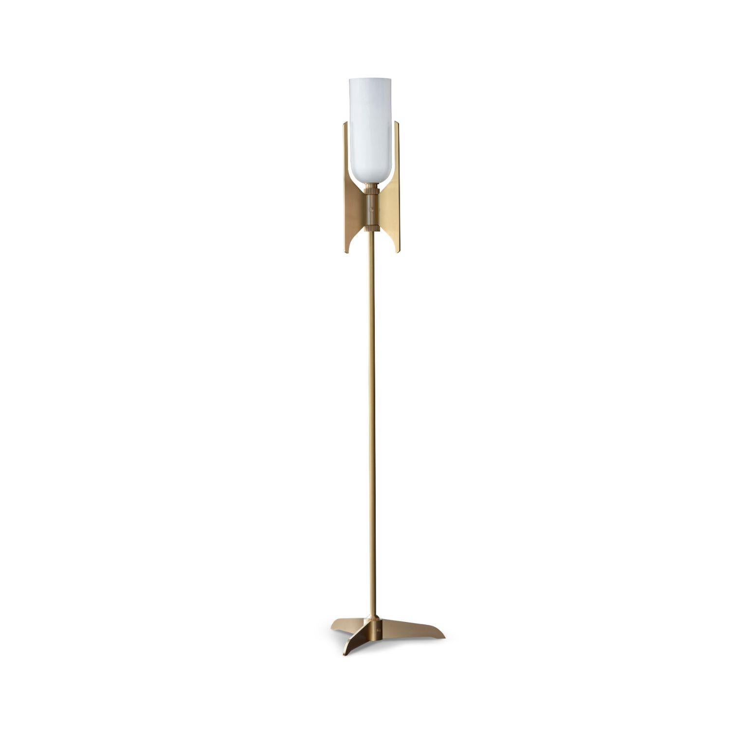 Pennon floor lamp - Brass by Bert Frank
Dimensions: 140.5 x 37.9 x 13.9 cm
Materials: Brass, Bone China

When Adam Yeats and Robbie Llewellyn founded Bert Frank in 2013 it was a meeting of minds and the start of a collaborative creative partnership